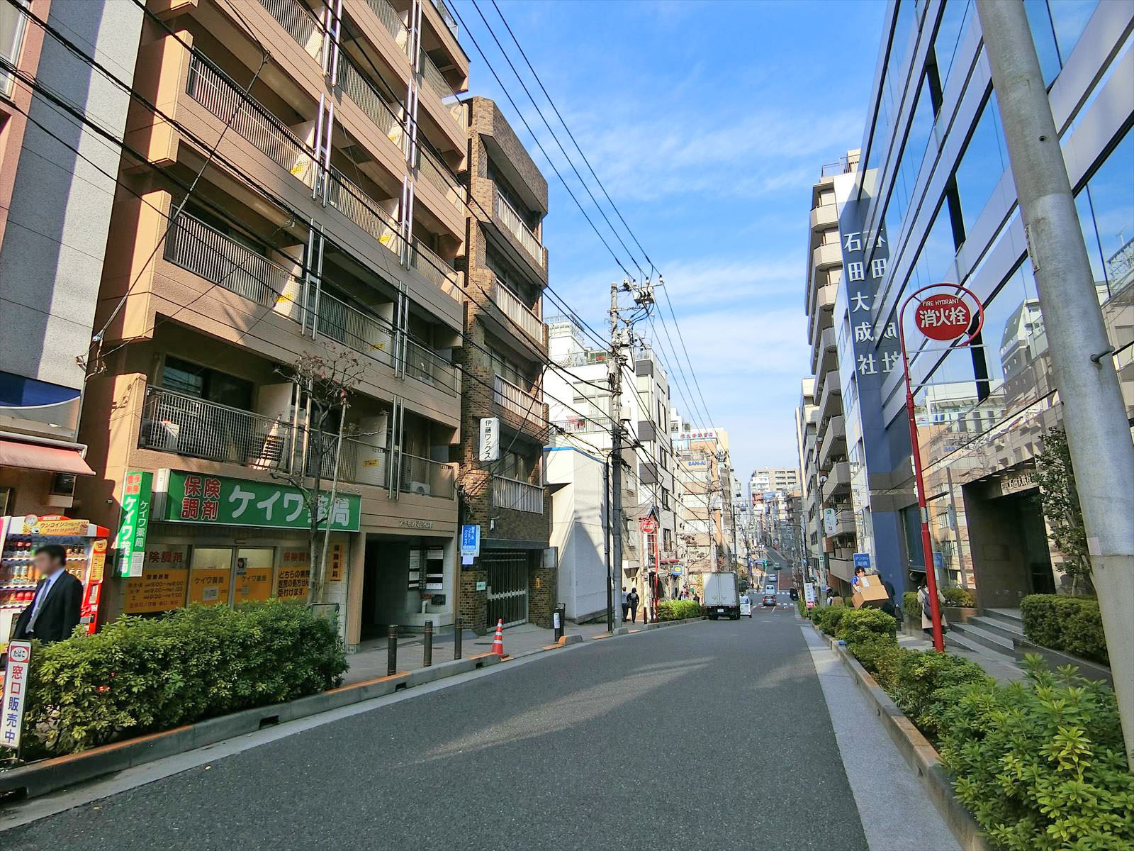 周辺は静かなエリア