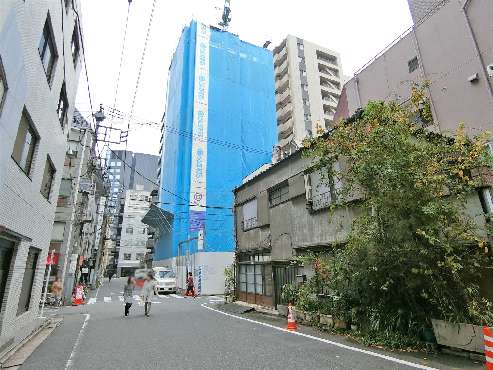 周辺は静かなエリア