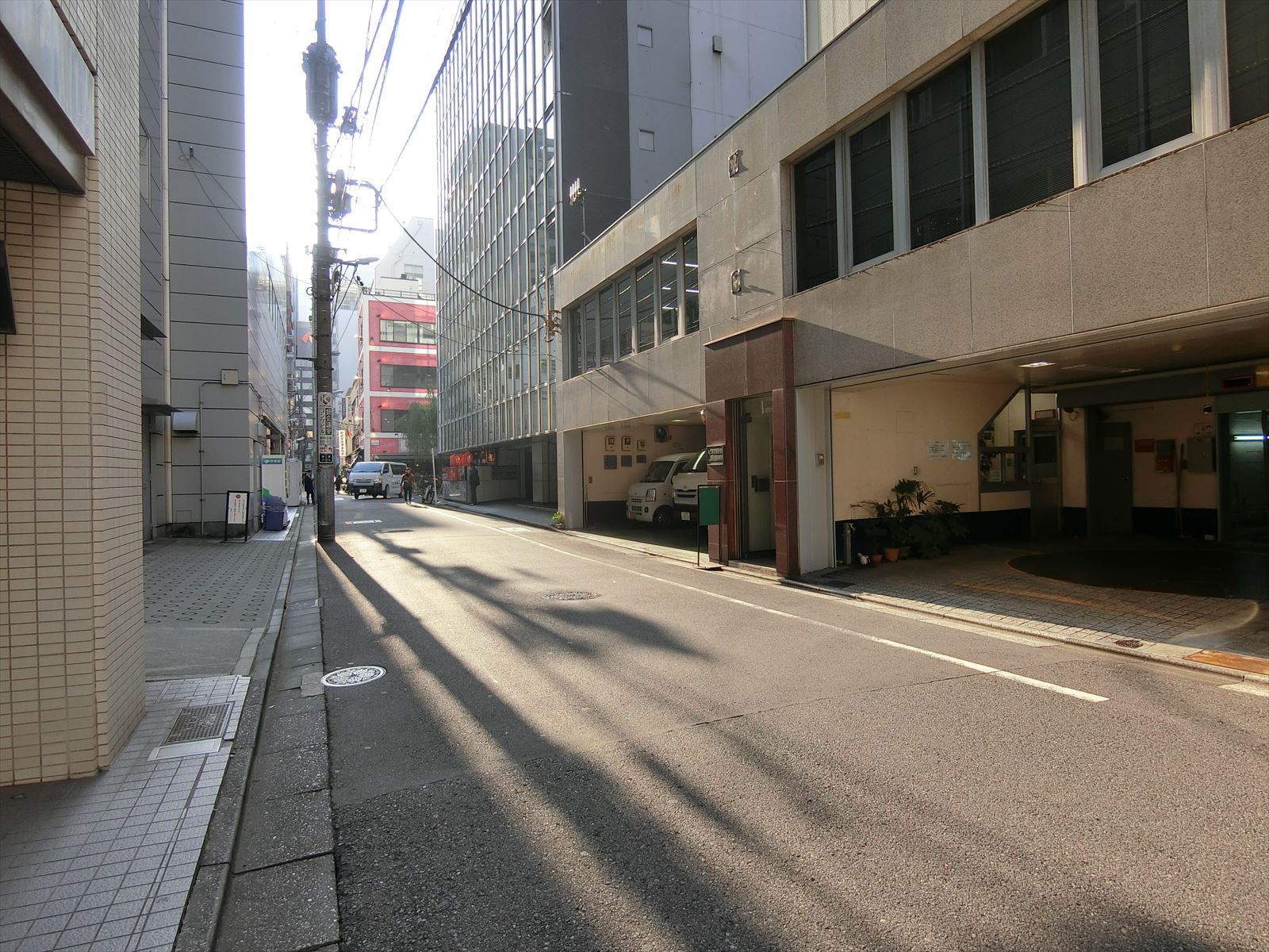 松宏ビル前面の通り