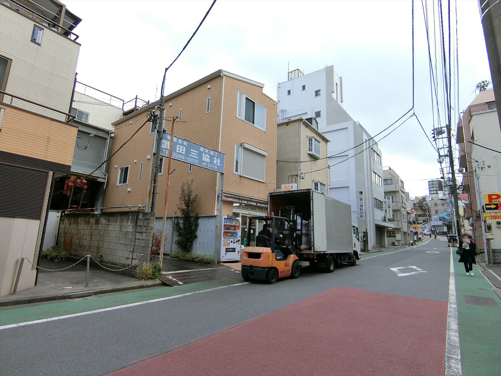 付近は住宅街