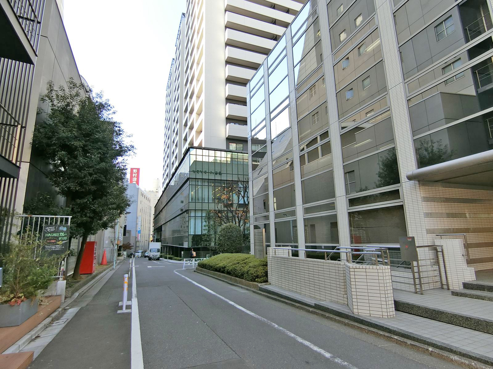 周辺は静かなエリア
