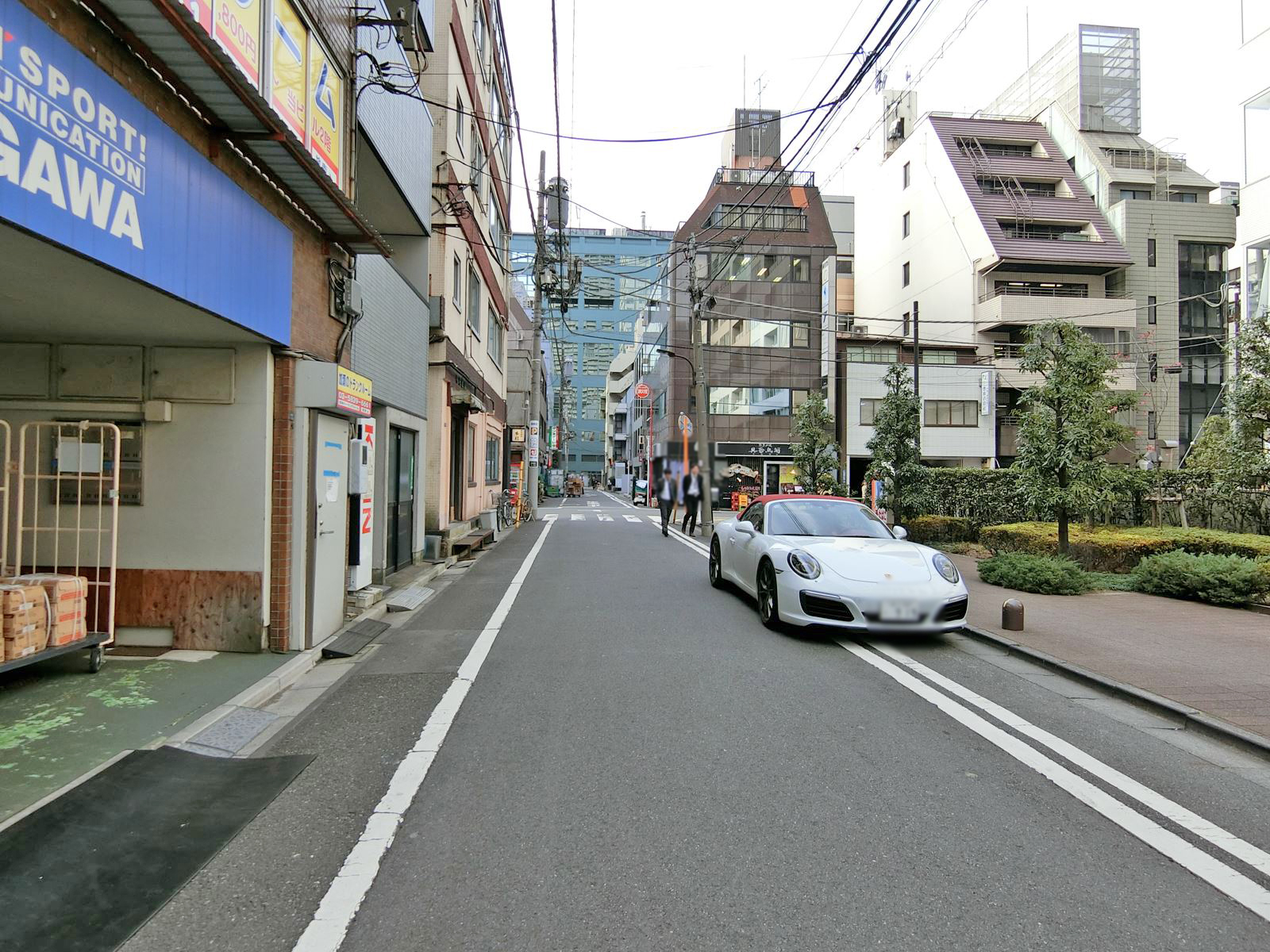 第2大出ビル前面の通り