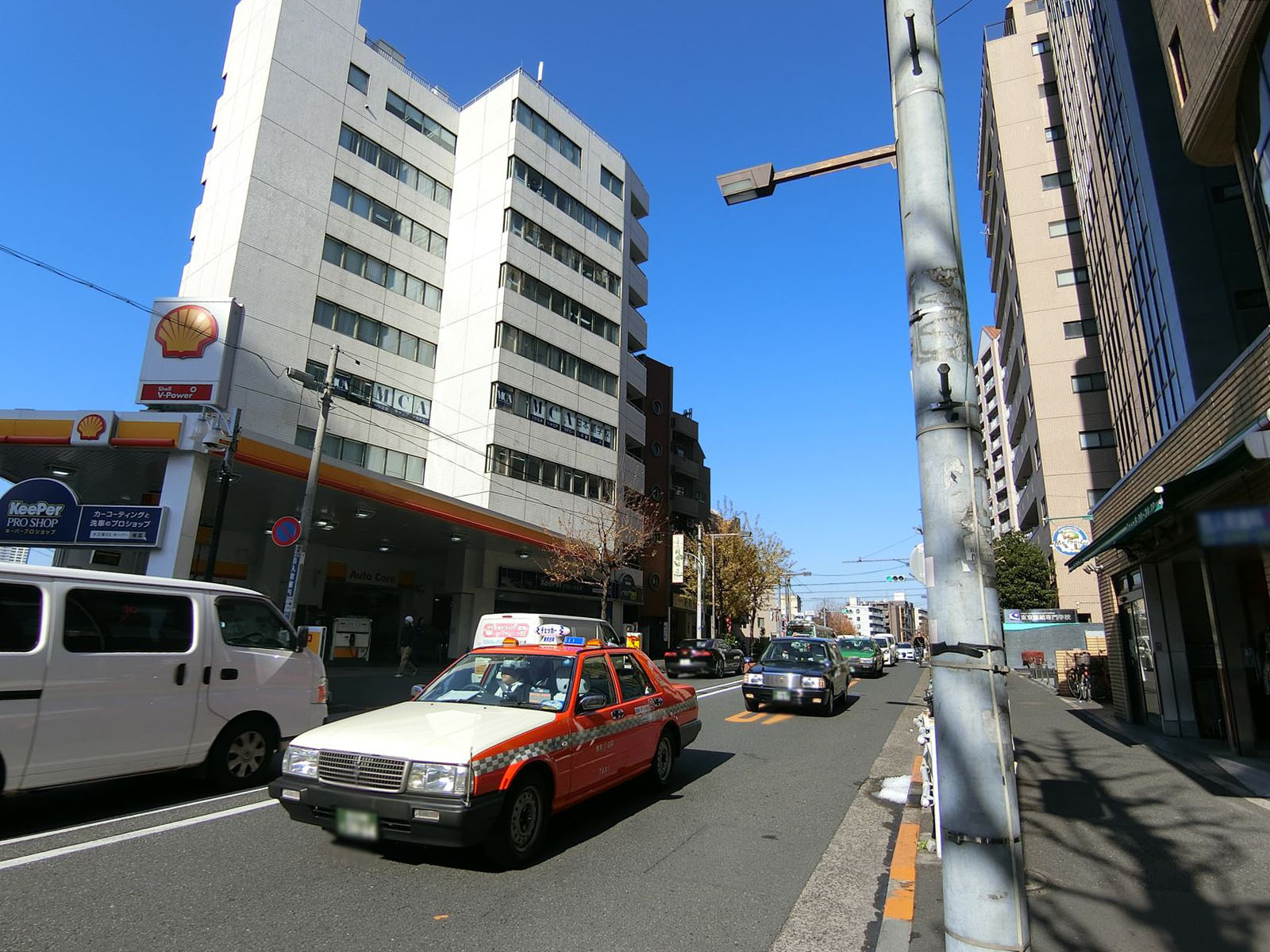 加瀬ビル178前面の通り