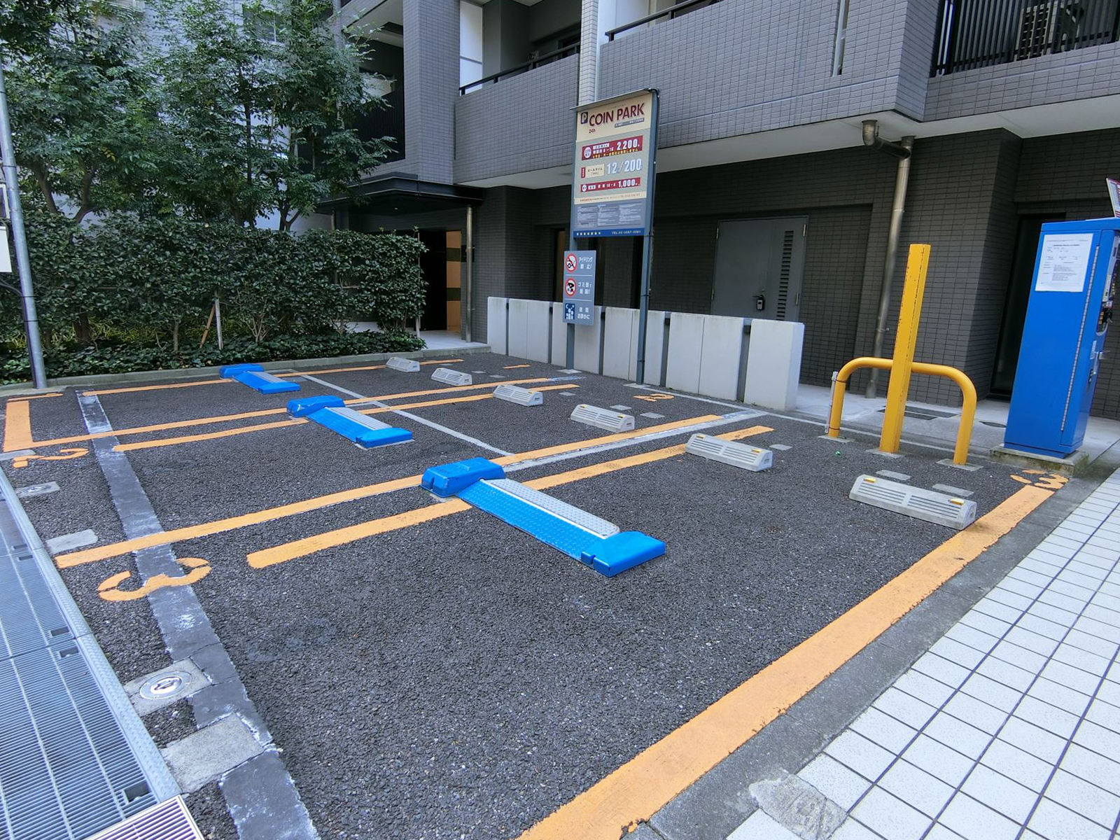 向かいのコインパーキング