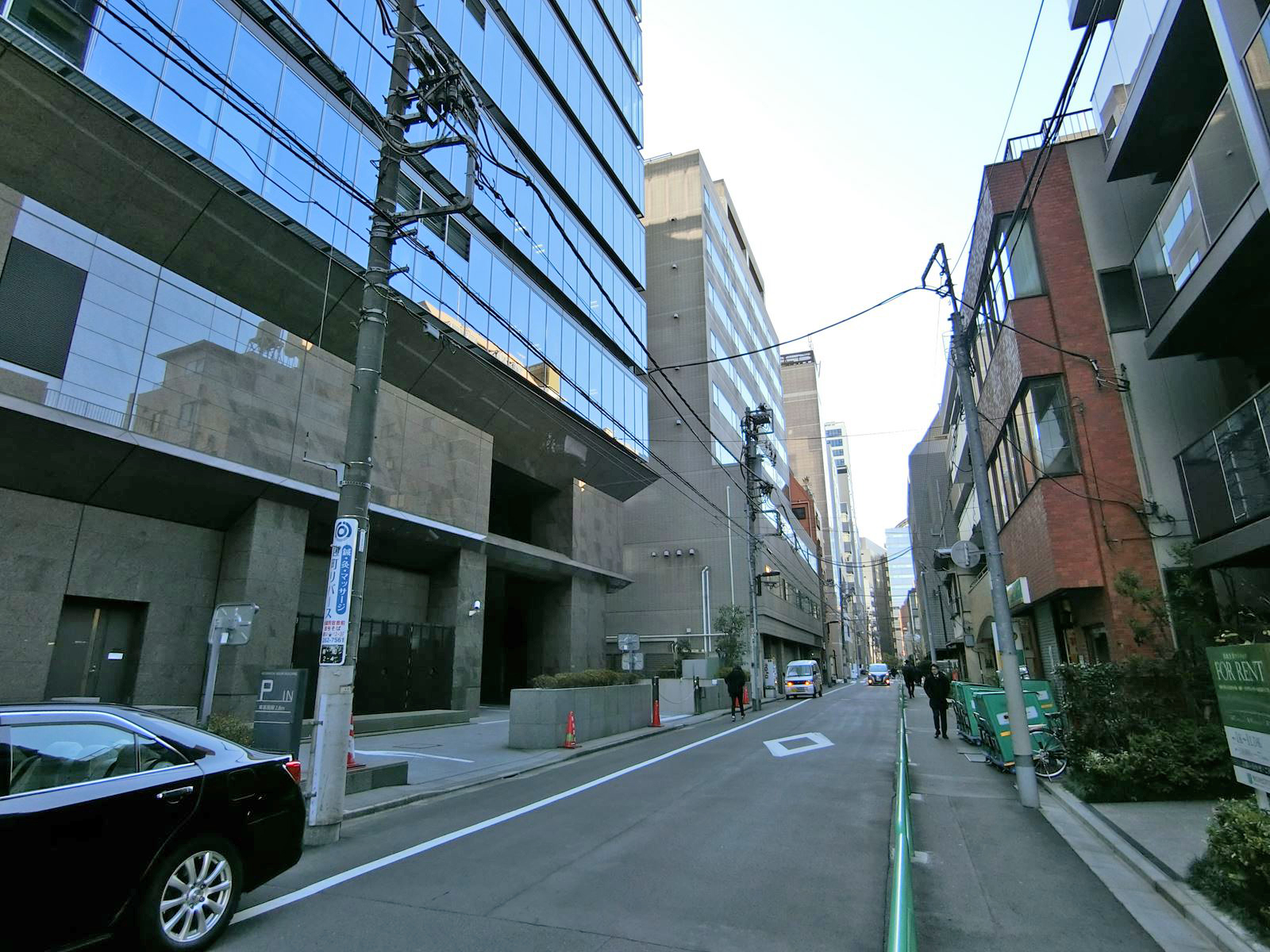 周辺は静かなエリア