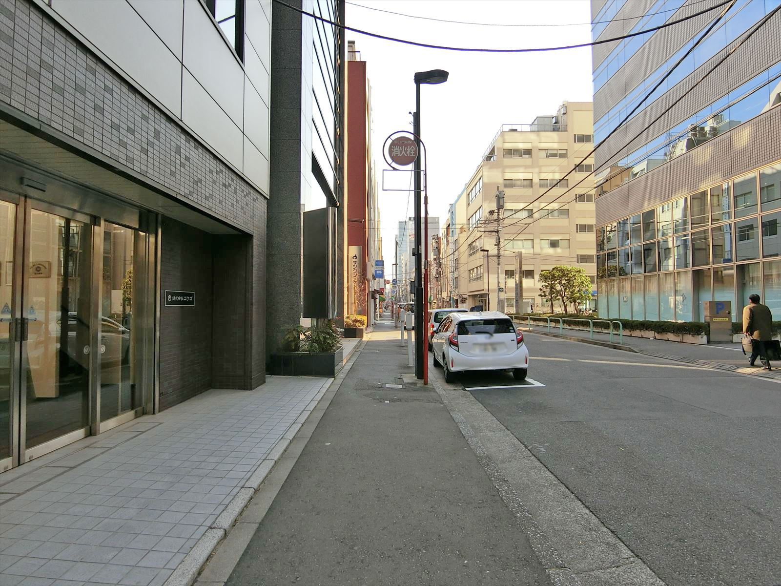 神田STビル前面の通り