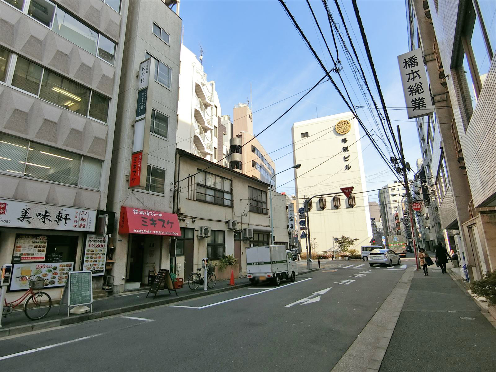 周辺は静かなエリア