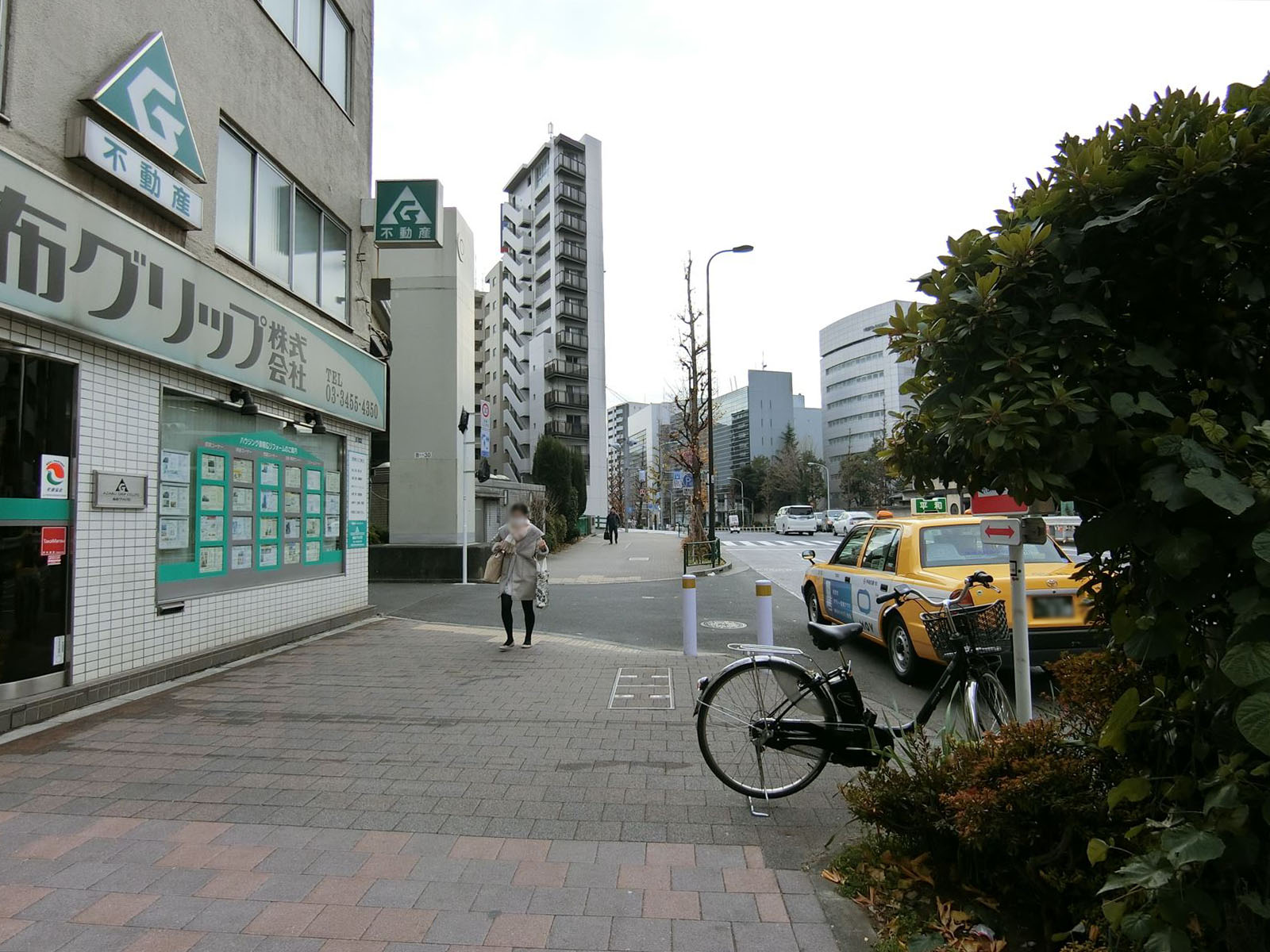 前面の麻布通り