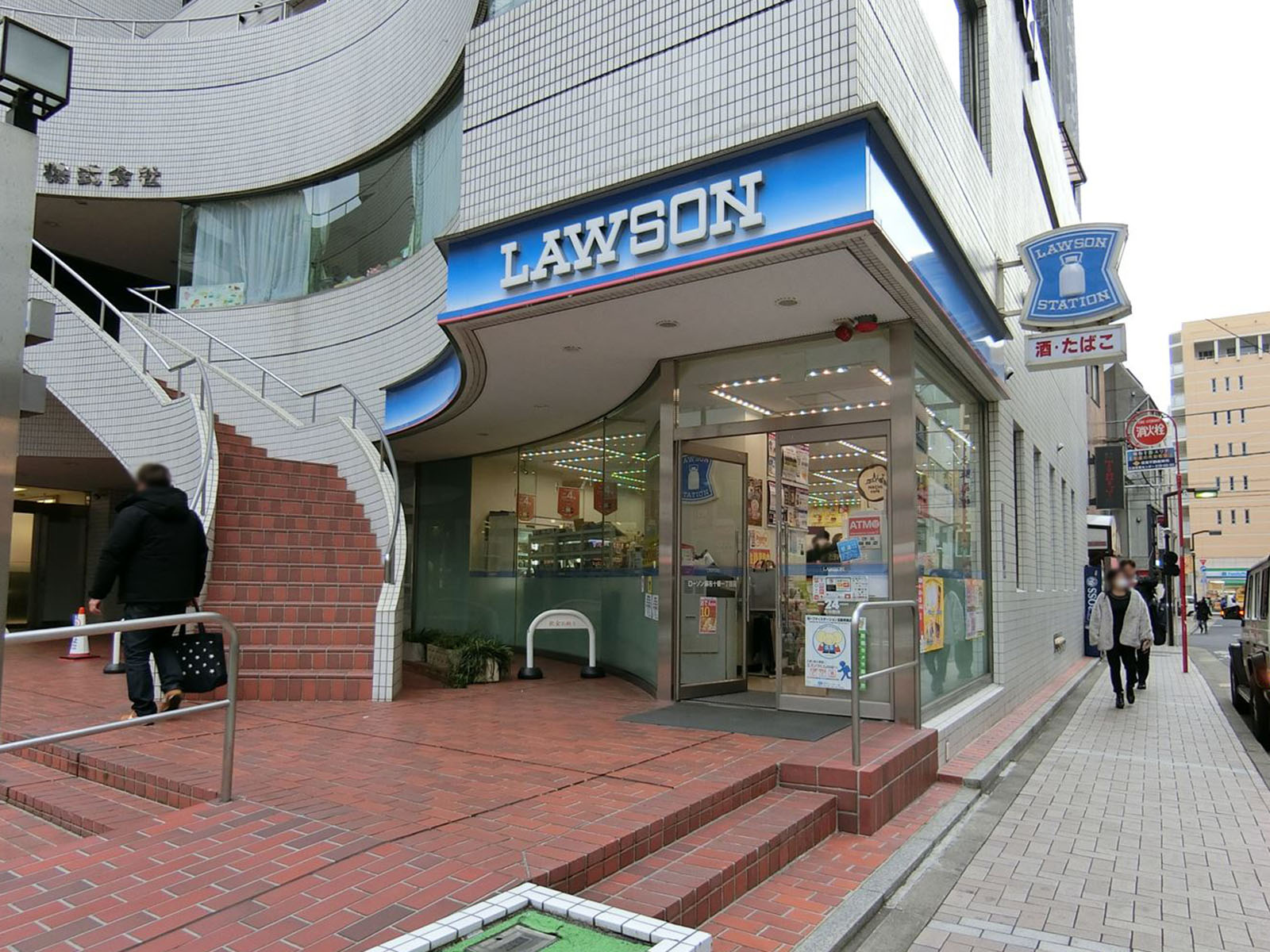 隣のローソン 麻布十番1丁目店