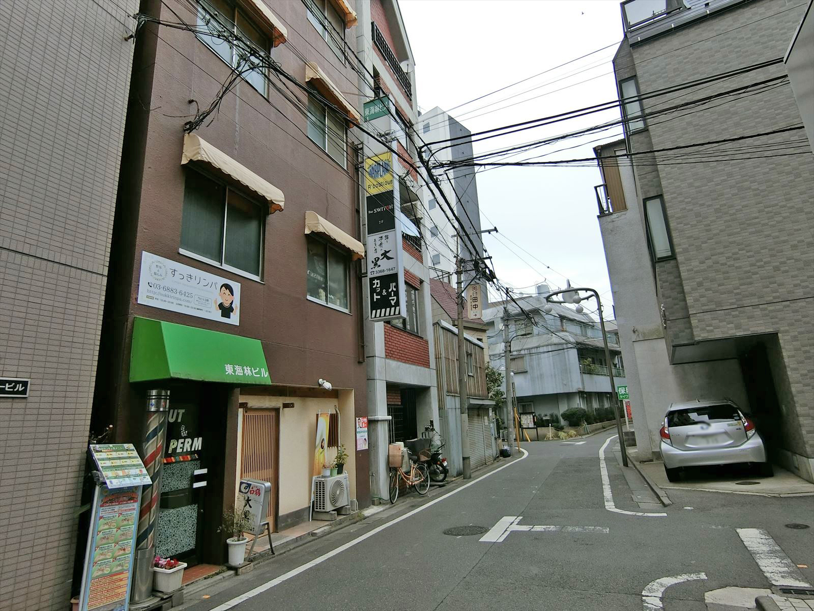 周辺は静かなエリア