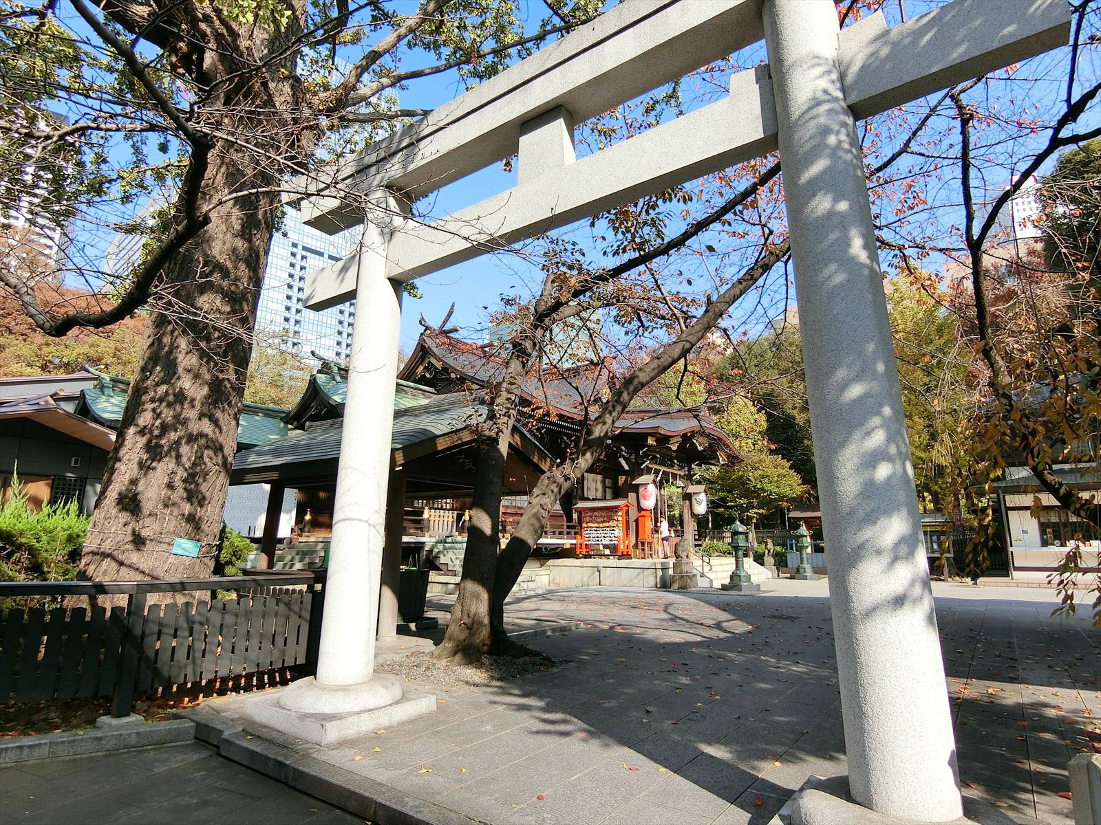 至近の新宿十二社熊野神社