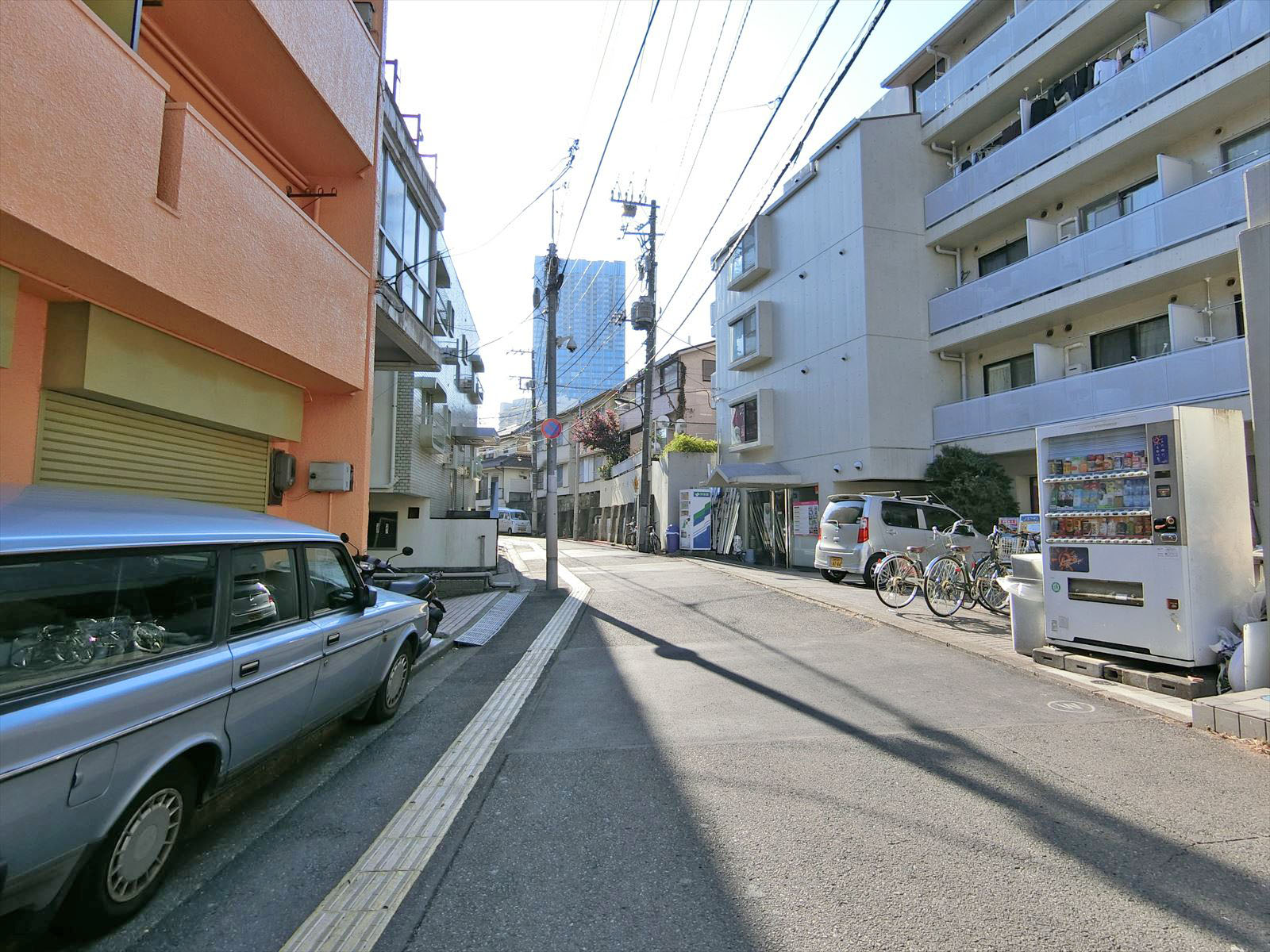 周辺は住宅街