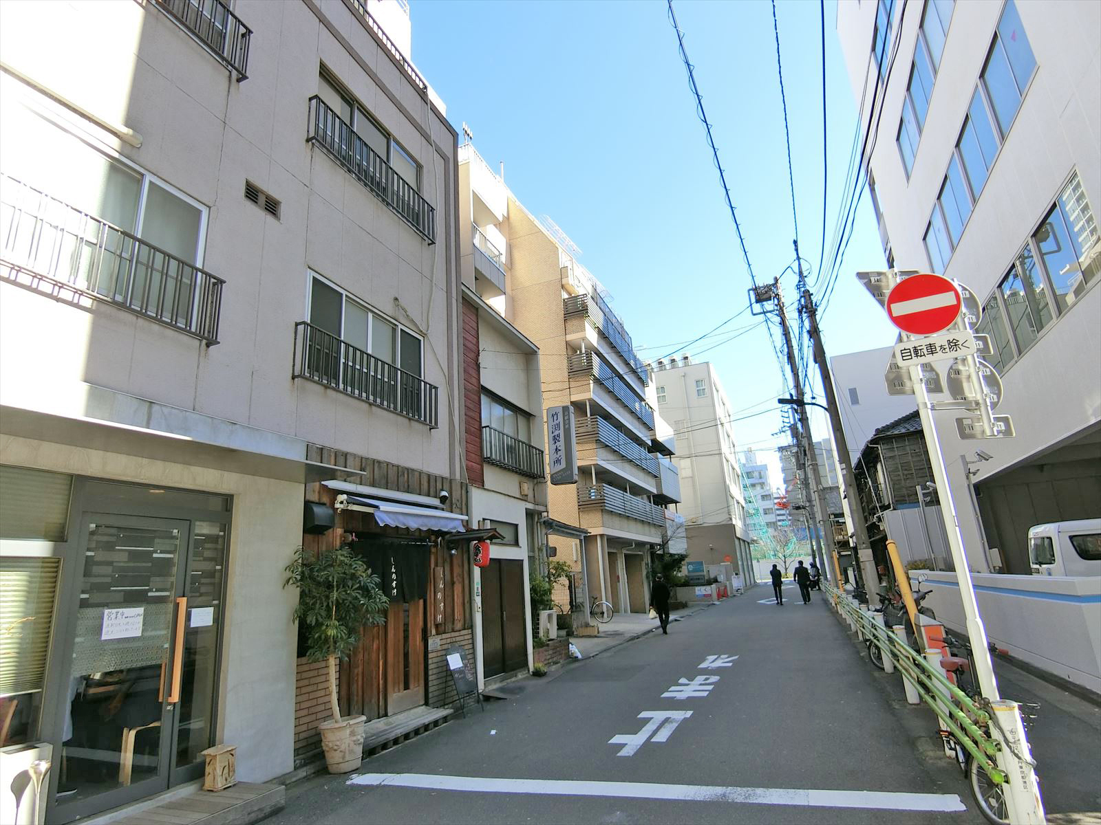 周辺は静かなエリア