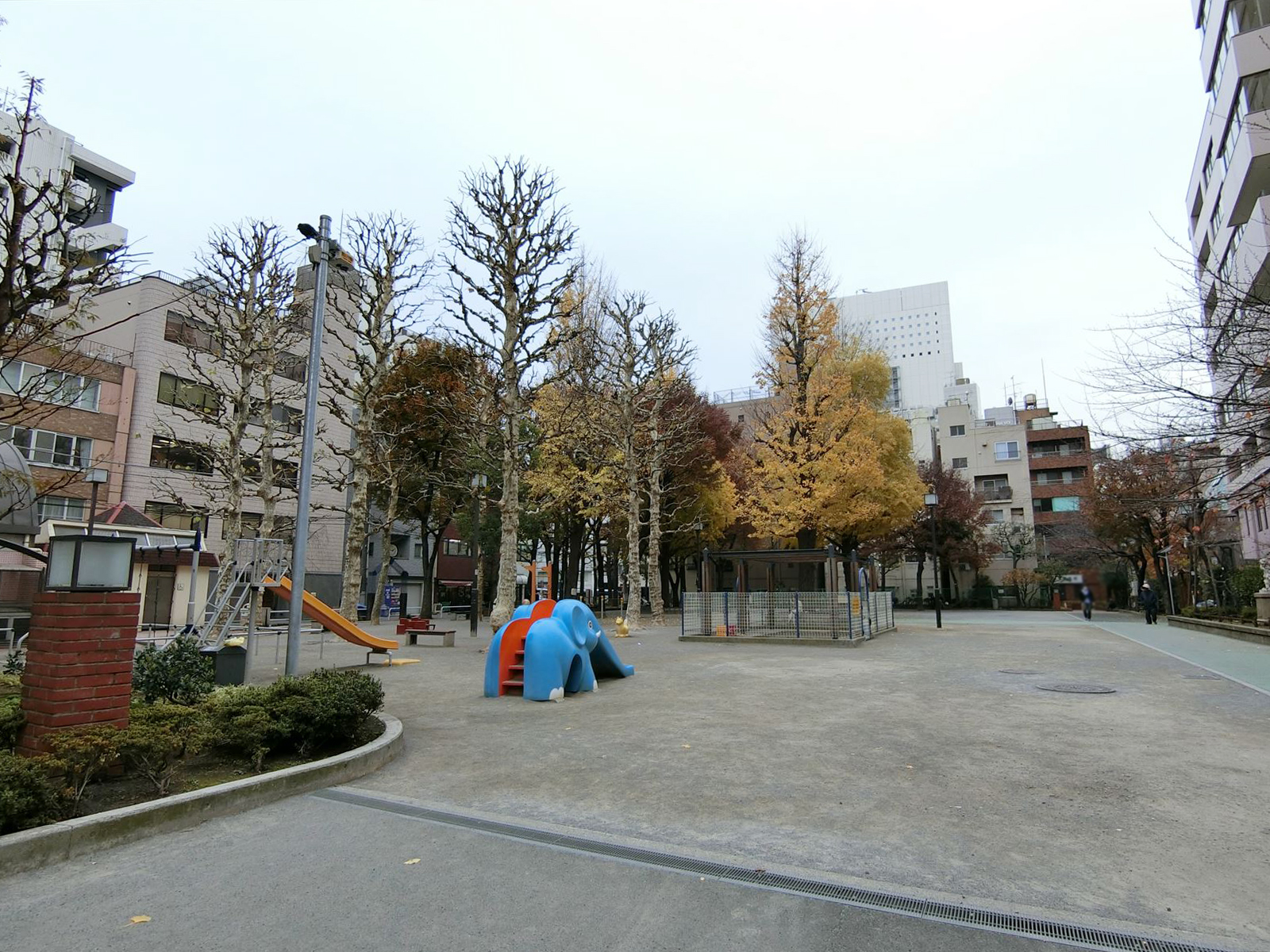 徒步2分の西町公園