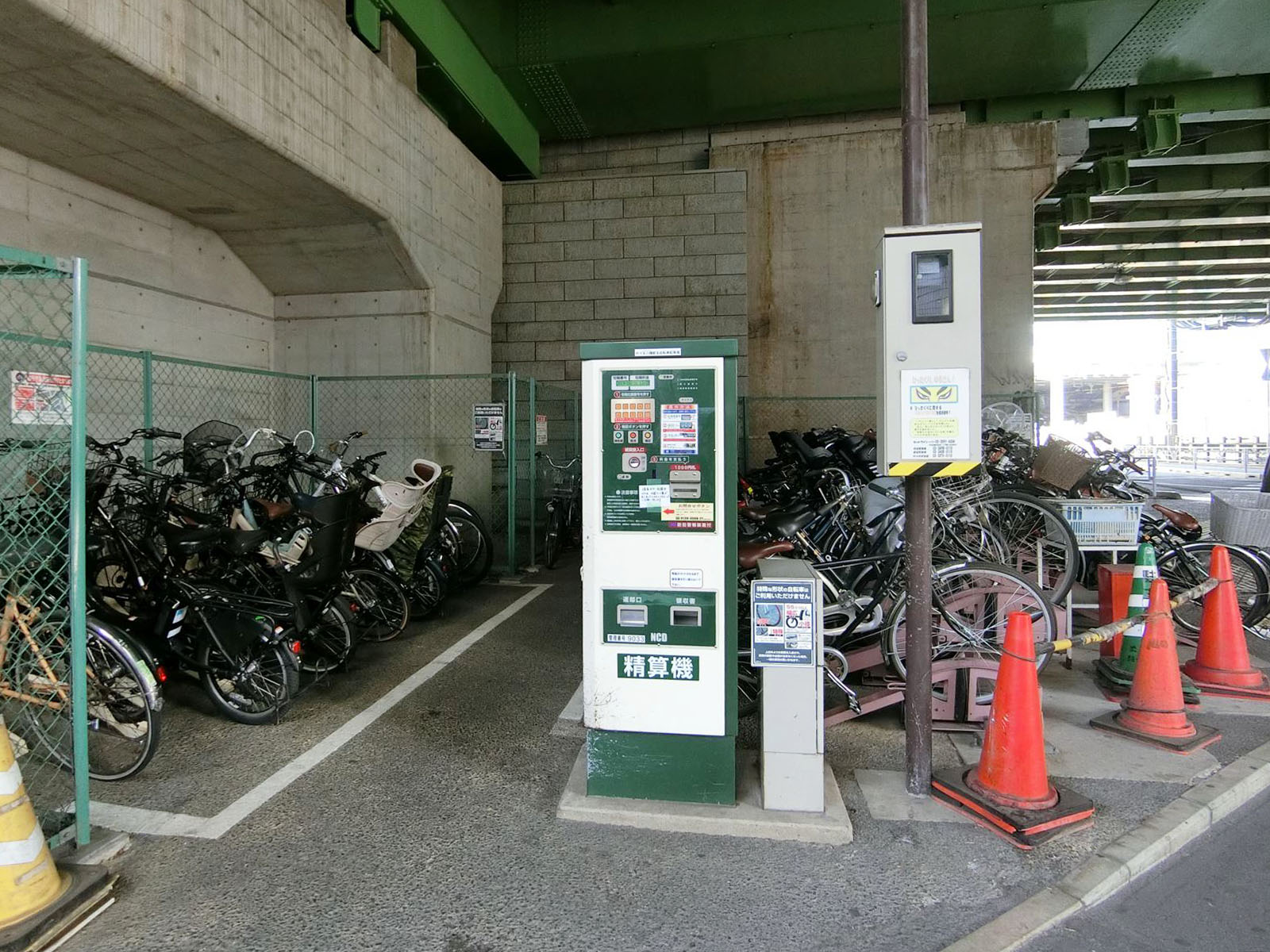 付近の駐輪場