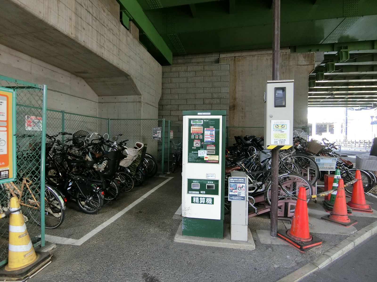 付近の駐輪場