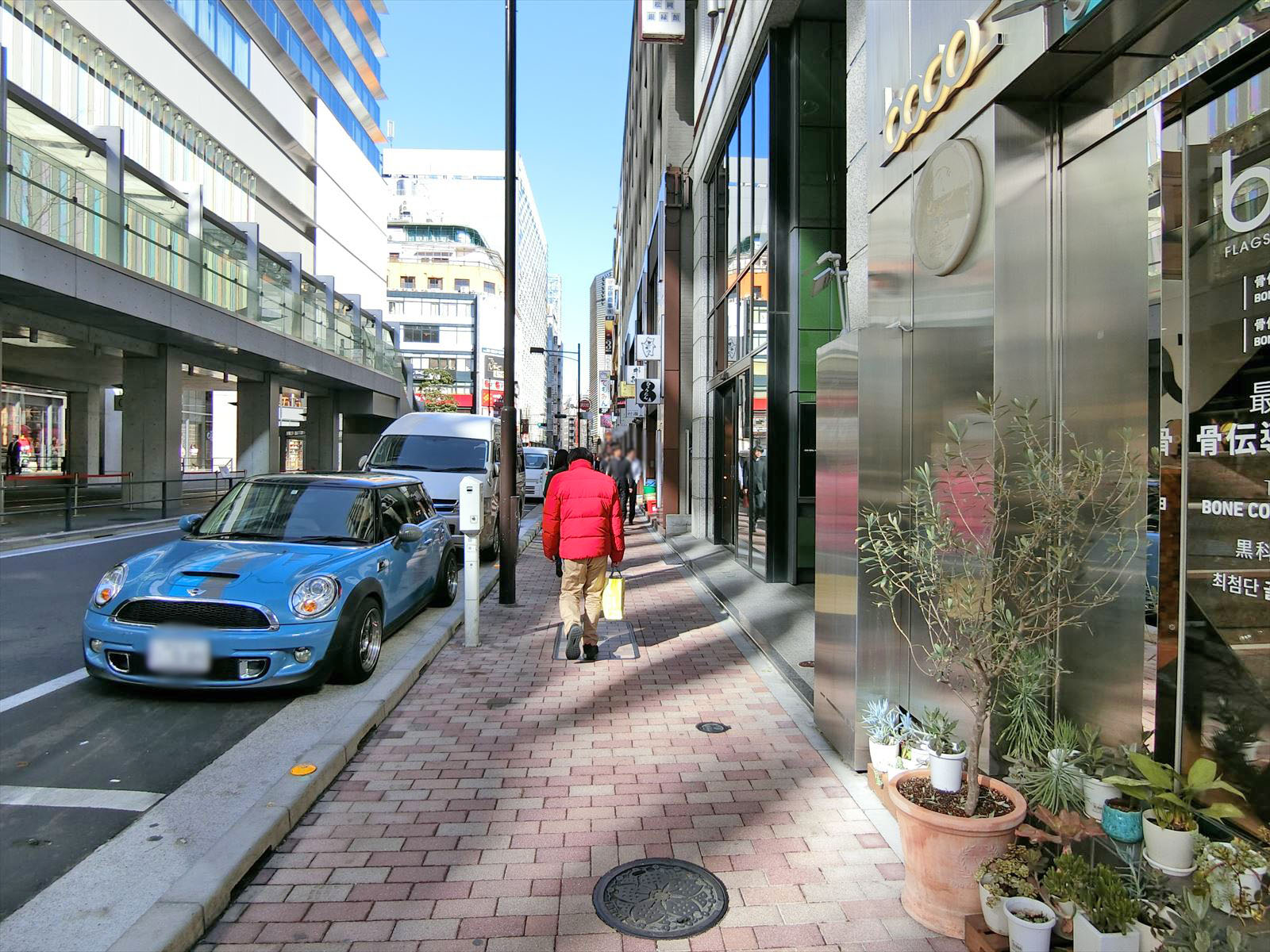 大東銀座ビル前面の通り