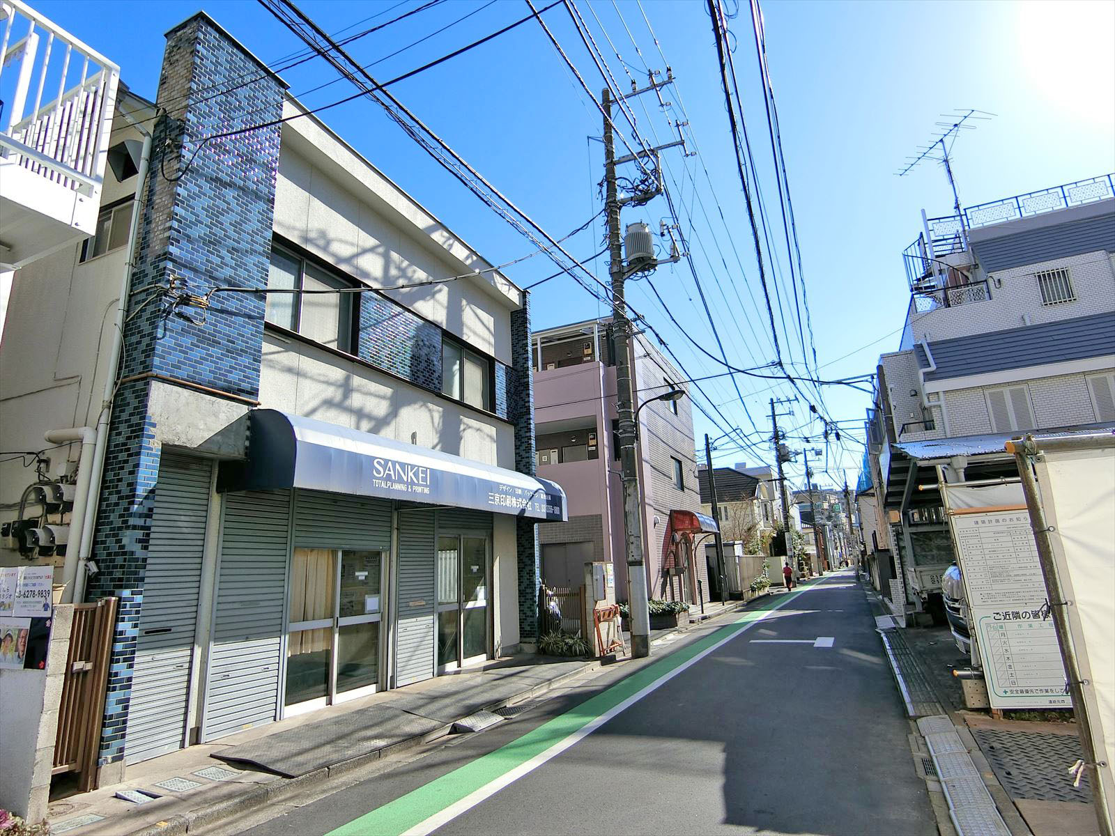 周辺は静かなエリア