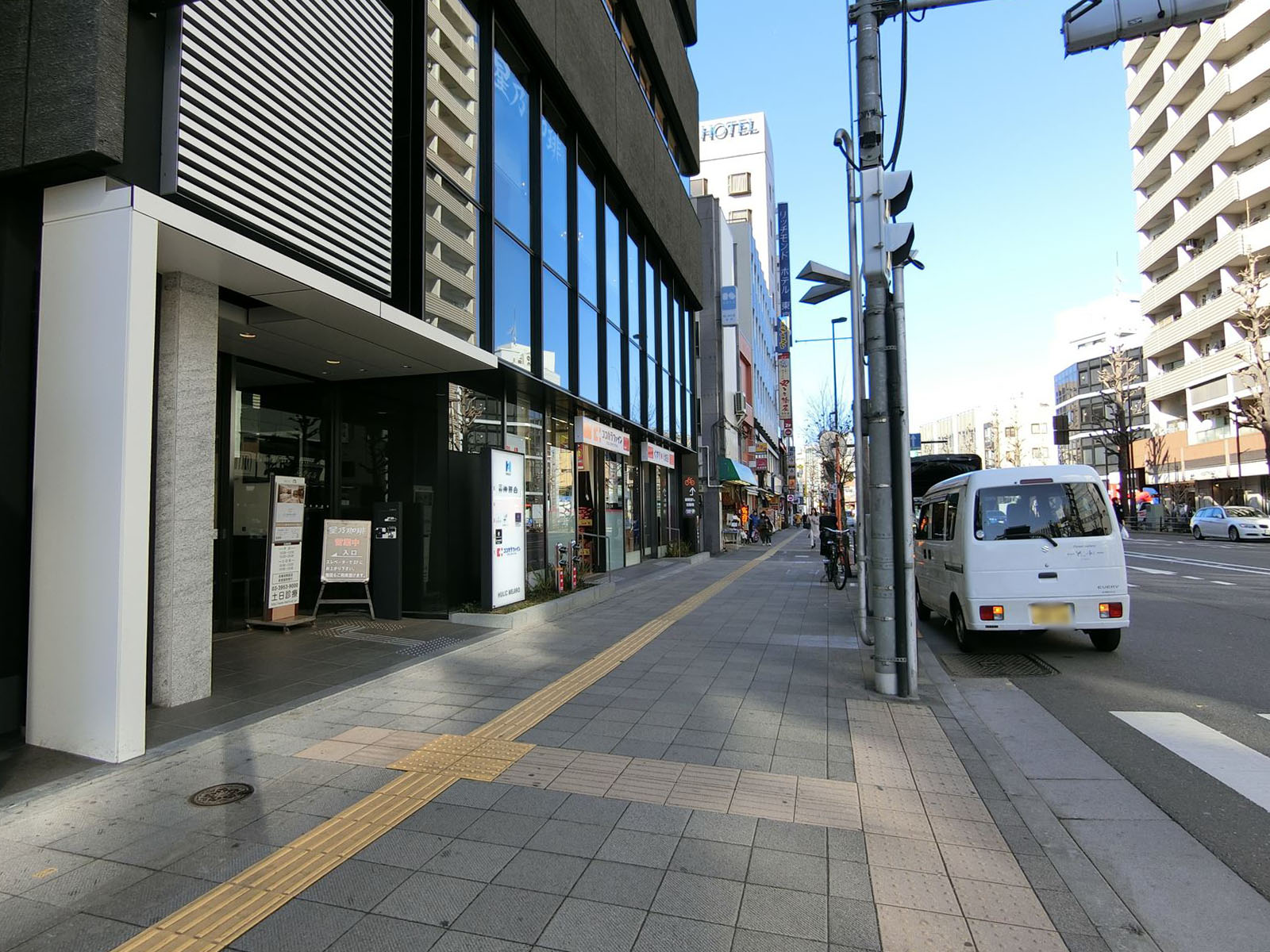 前面の目白通り