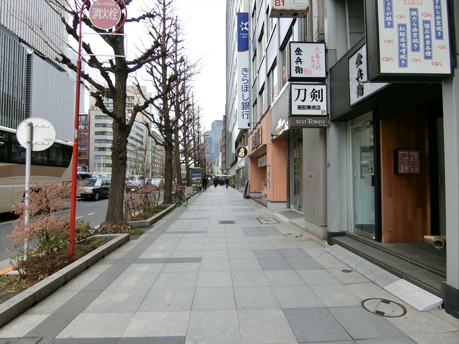 THE PORTAL 東京八重洲前面の通り