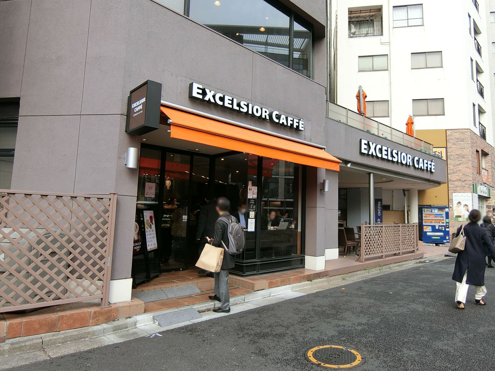 付近のエクセルシオールカフェ