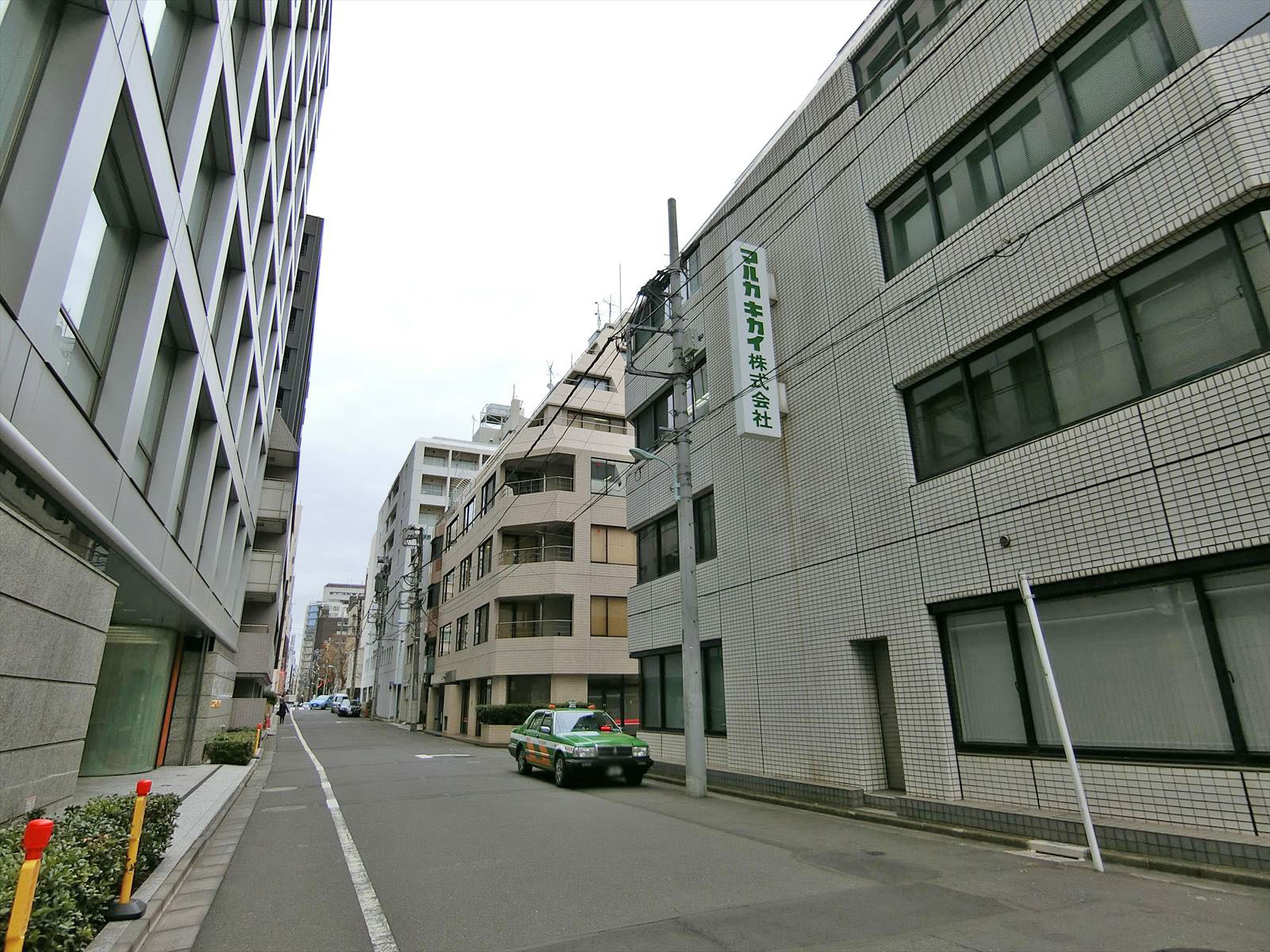 周辺は静かなエリア
