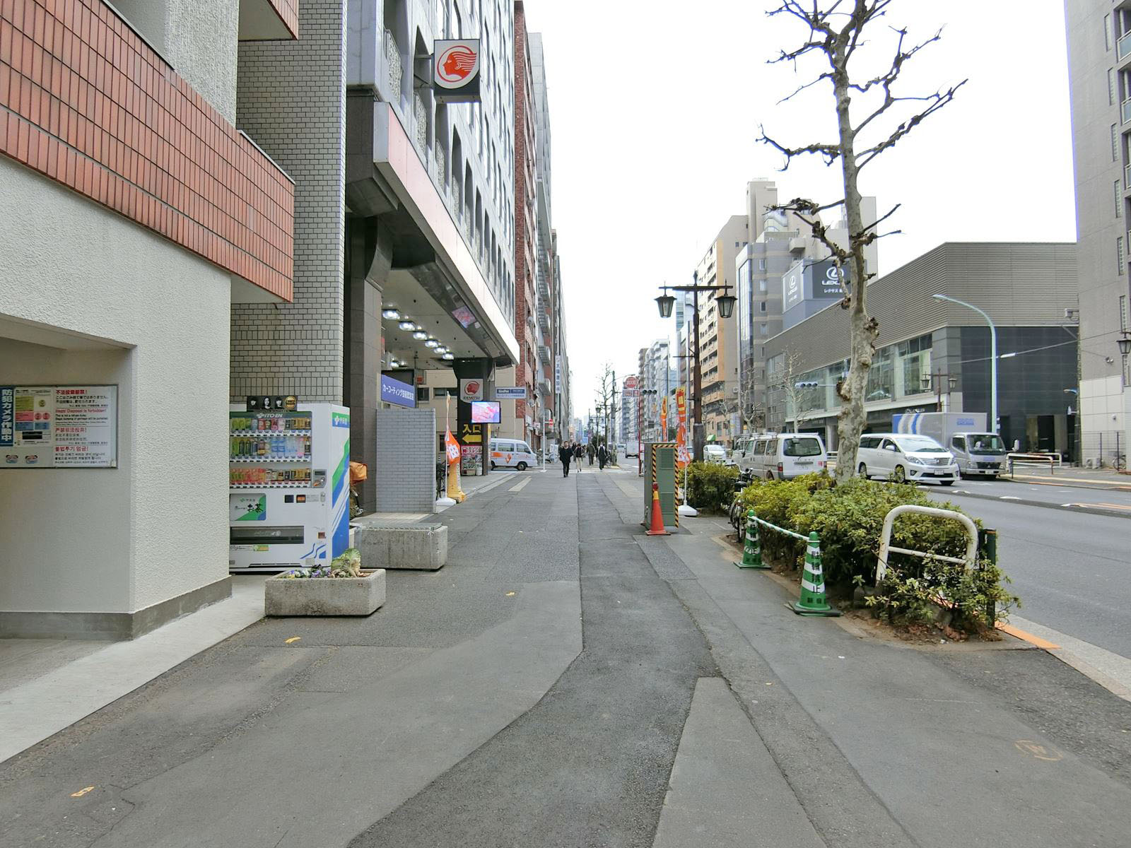 藤和大久保コープビル前面の通り