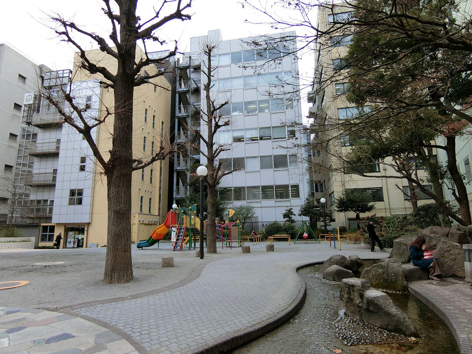 近くの神田児童公園