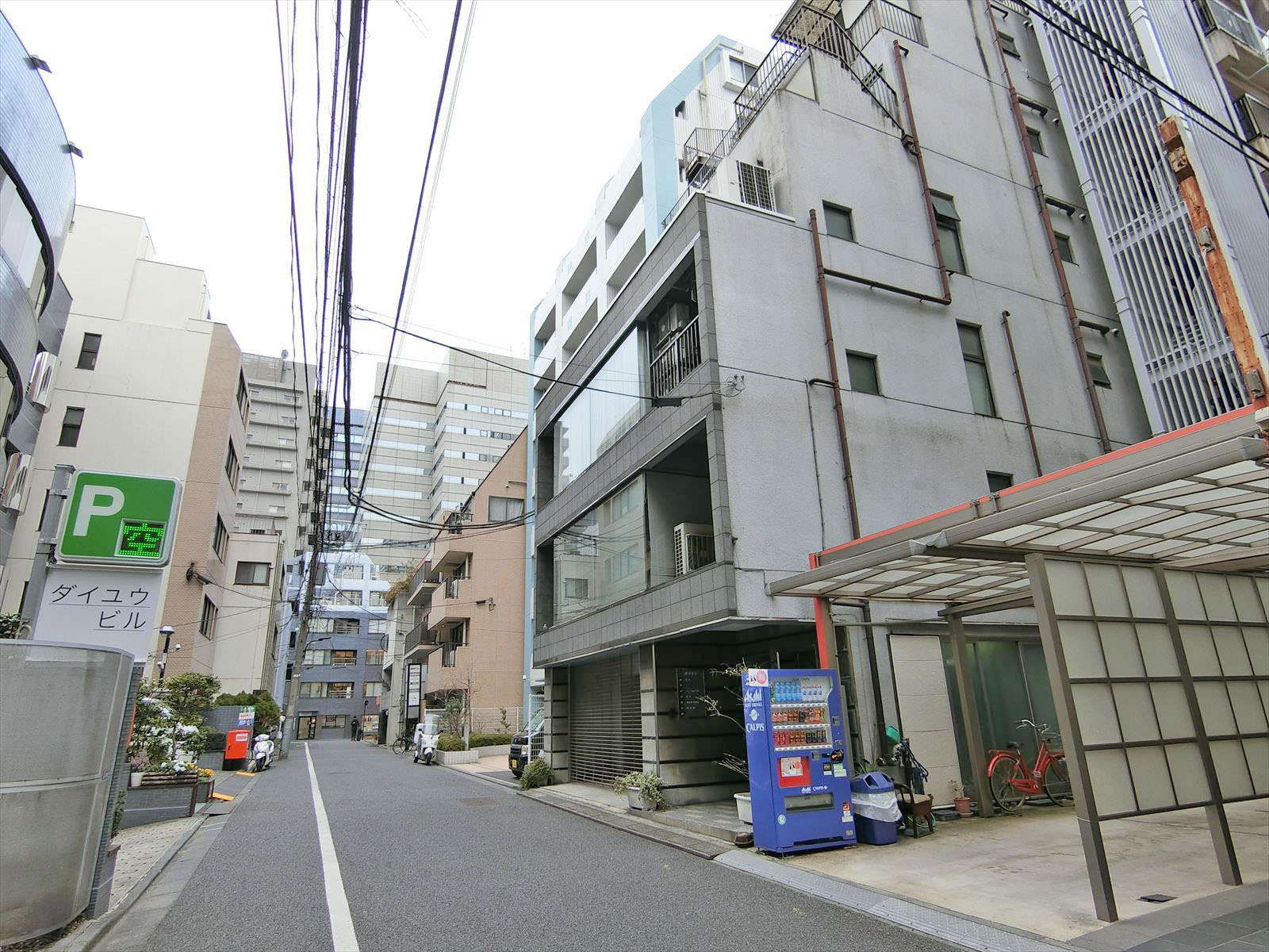 周辺は静かなエリア