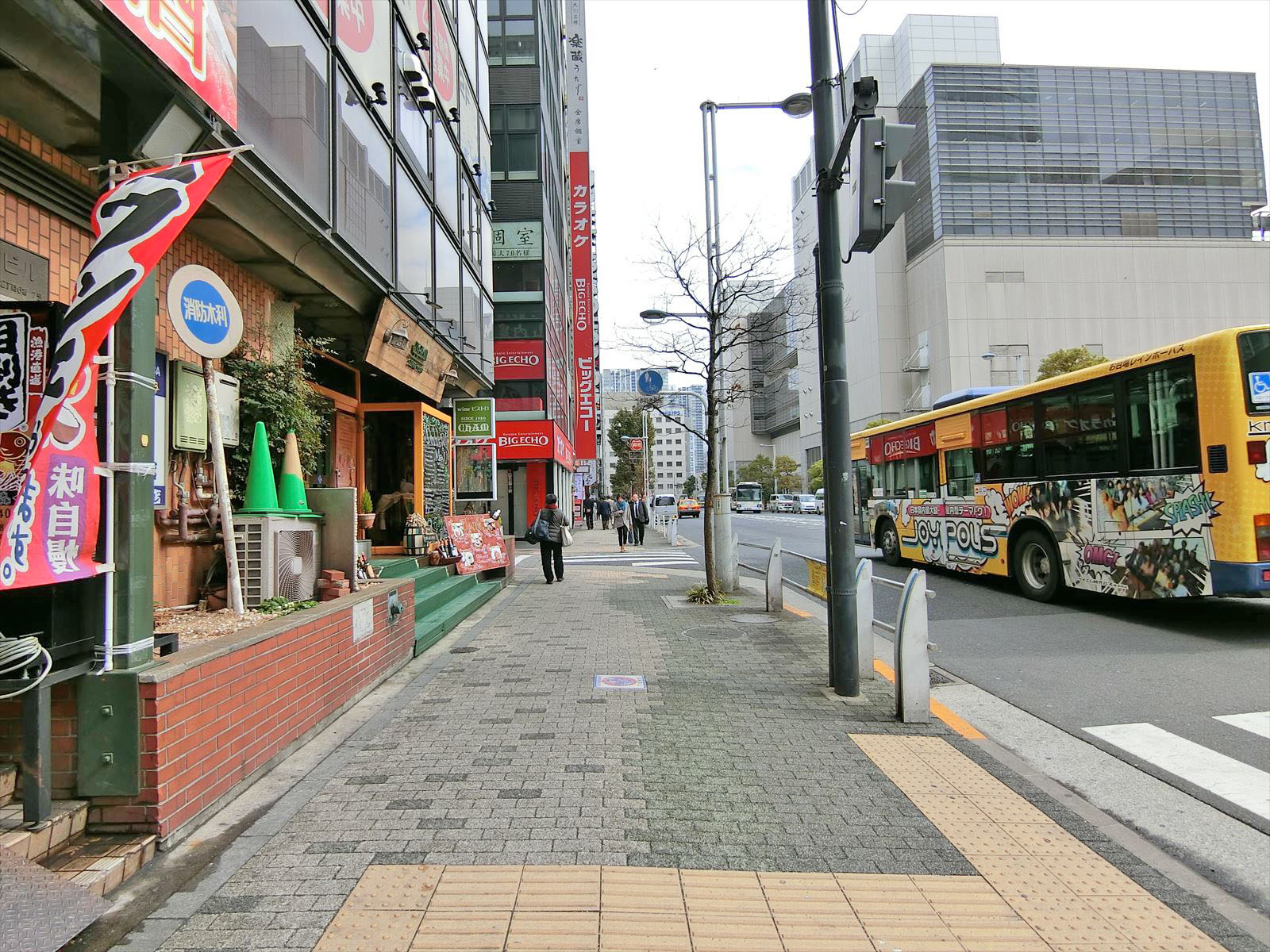 大善ビル前面の通り