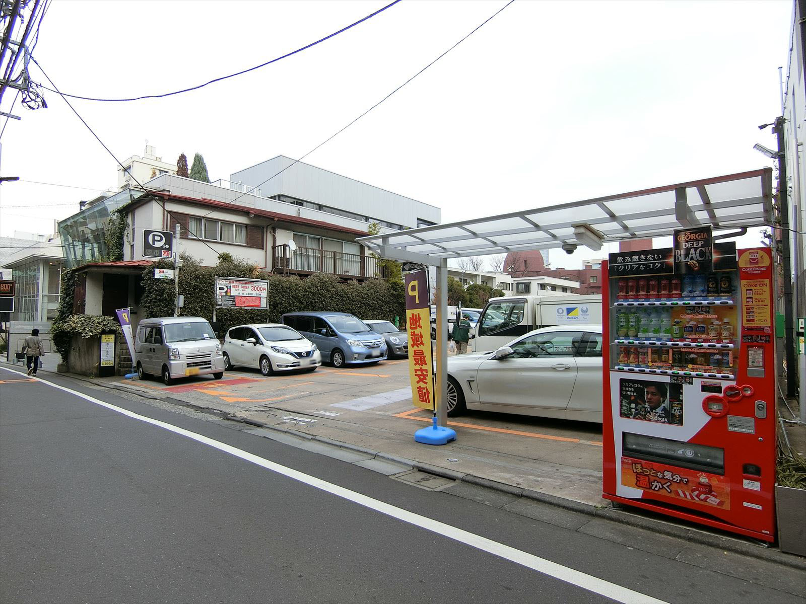 隣のコインパーキング