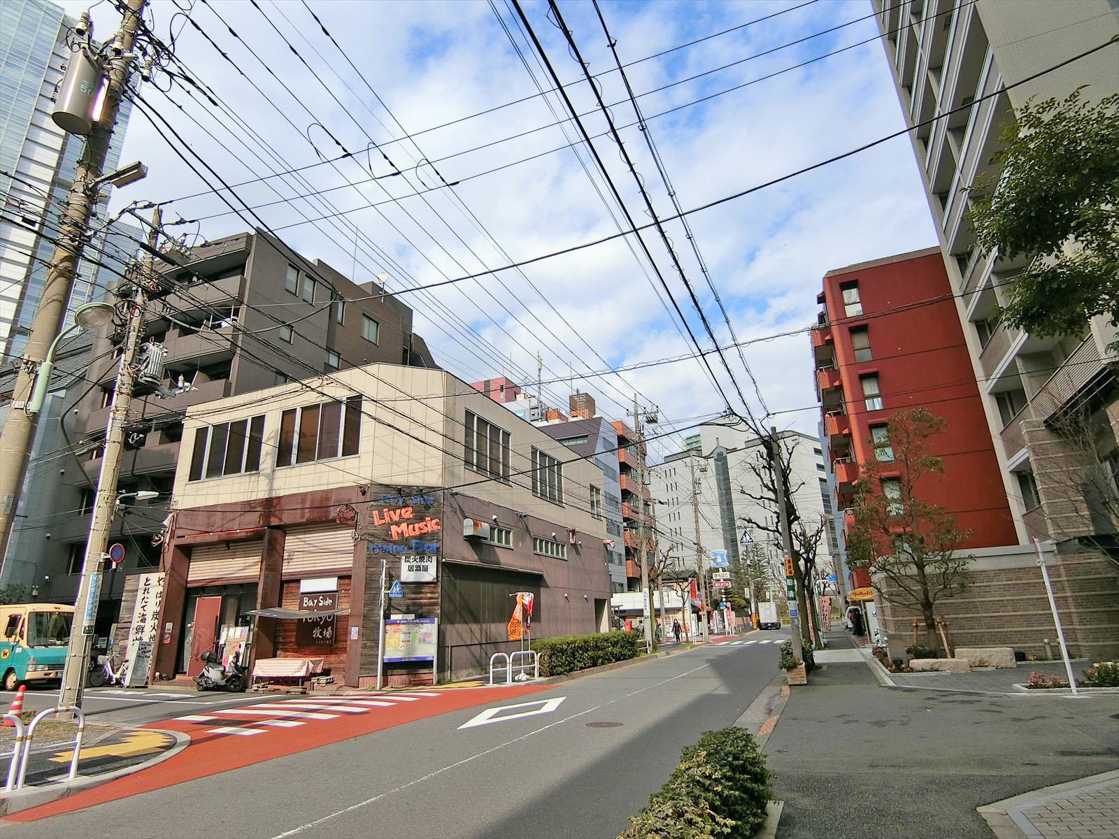 周辺は静かなエリア