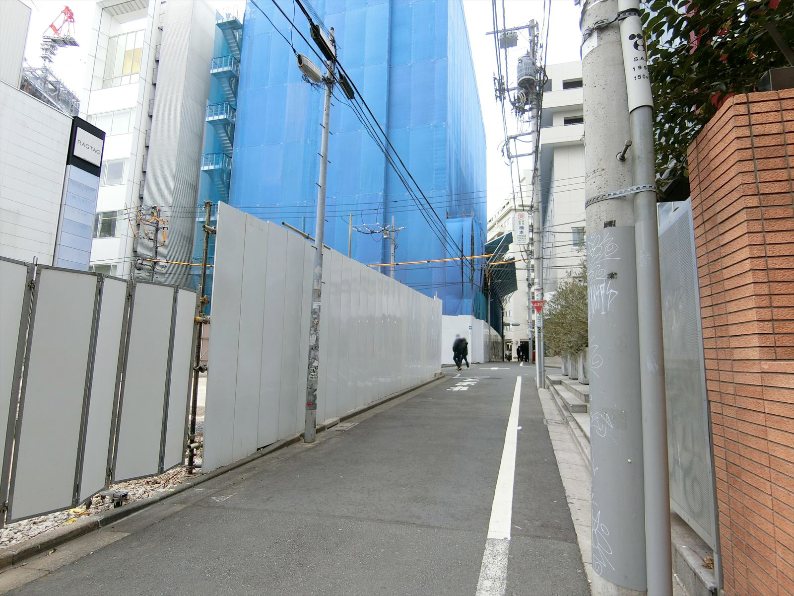 周辺は静かなエリア