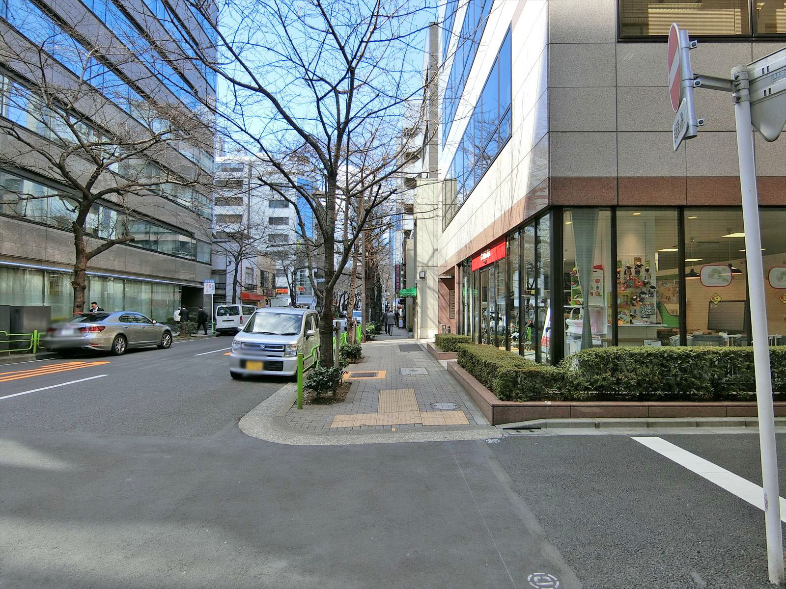 大成ビル前面の通り