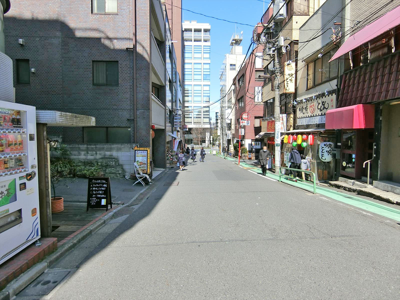 杉喜ビル前面の通り