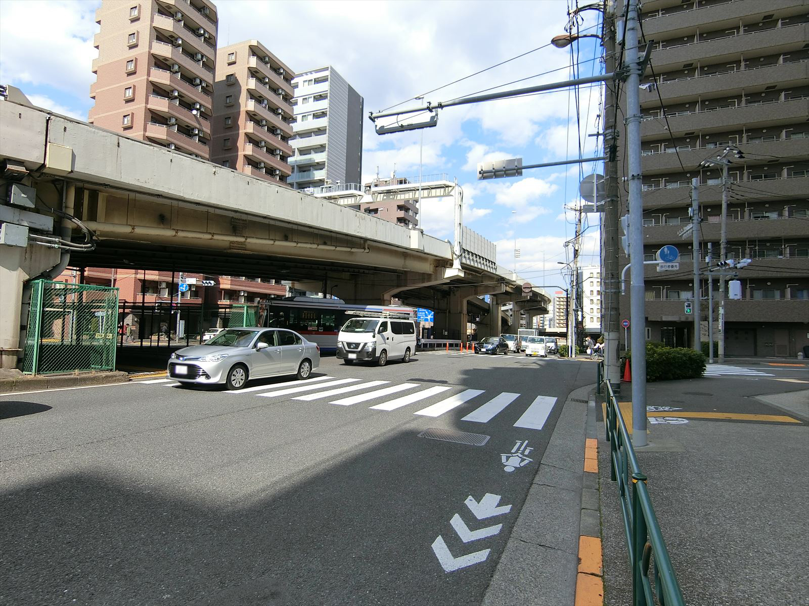 前面の中原街道