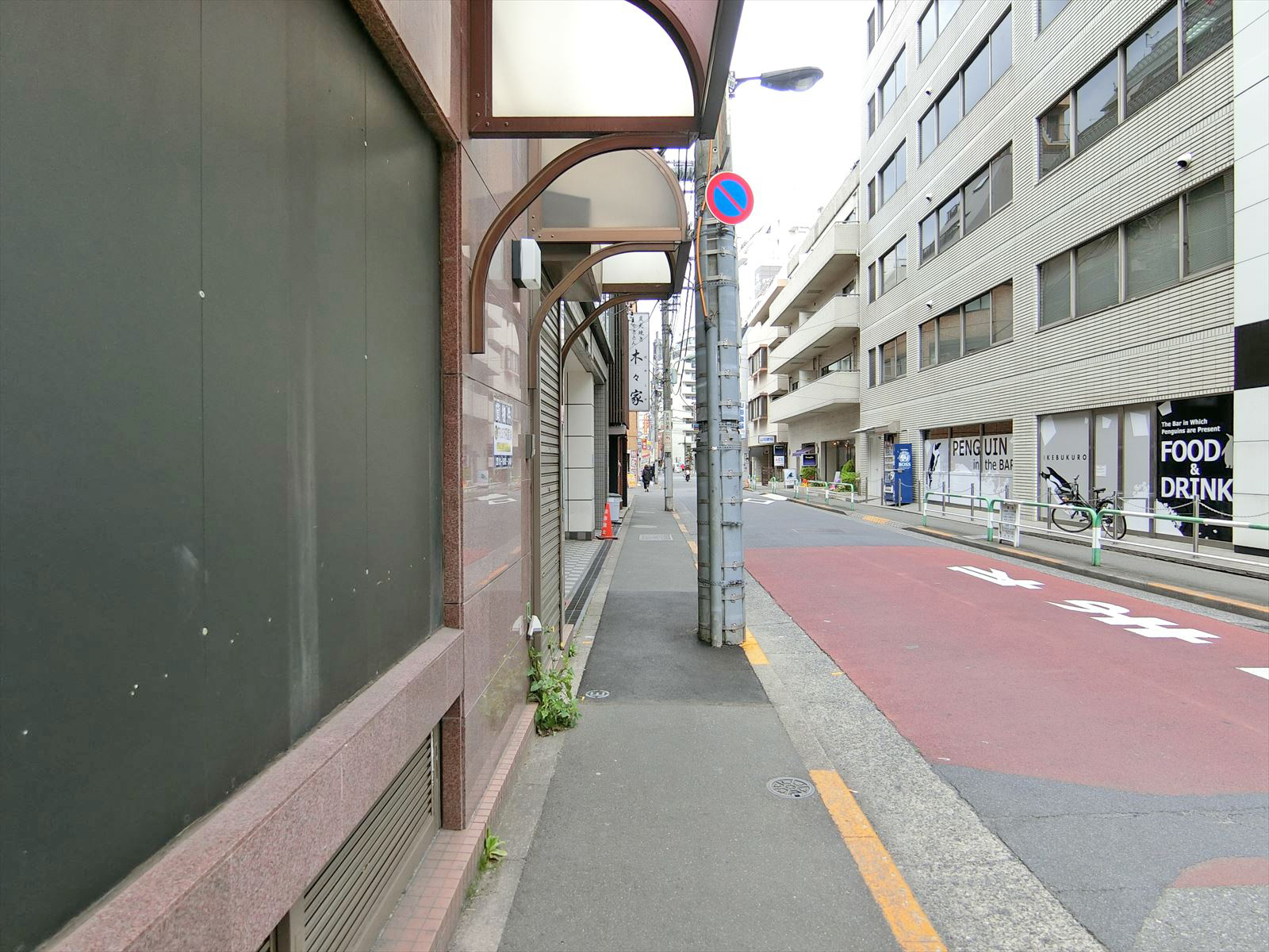 古沢ビル前面の通り