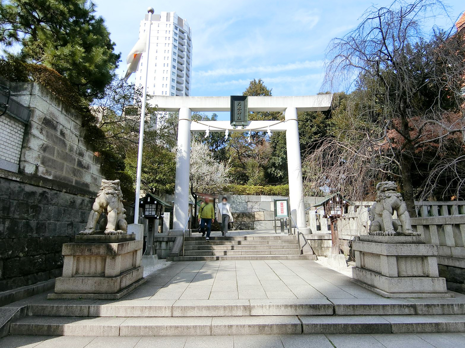 近くの乃木神社