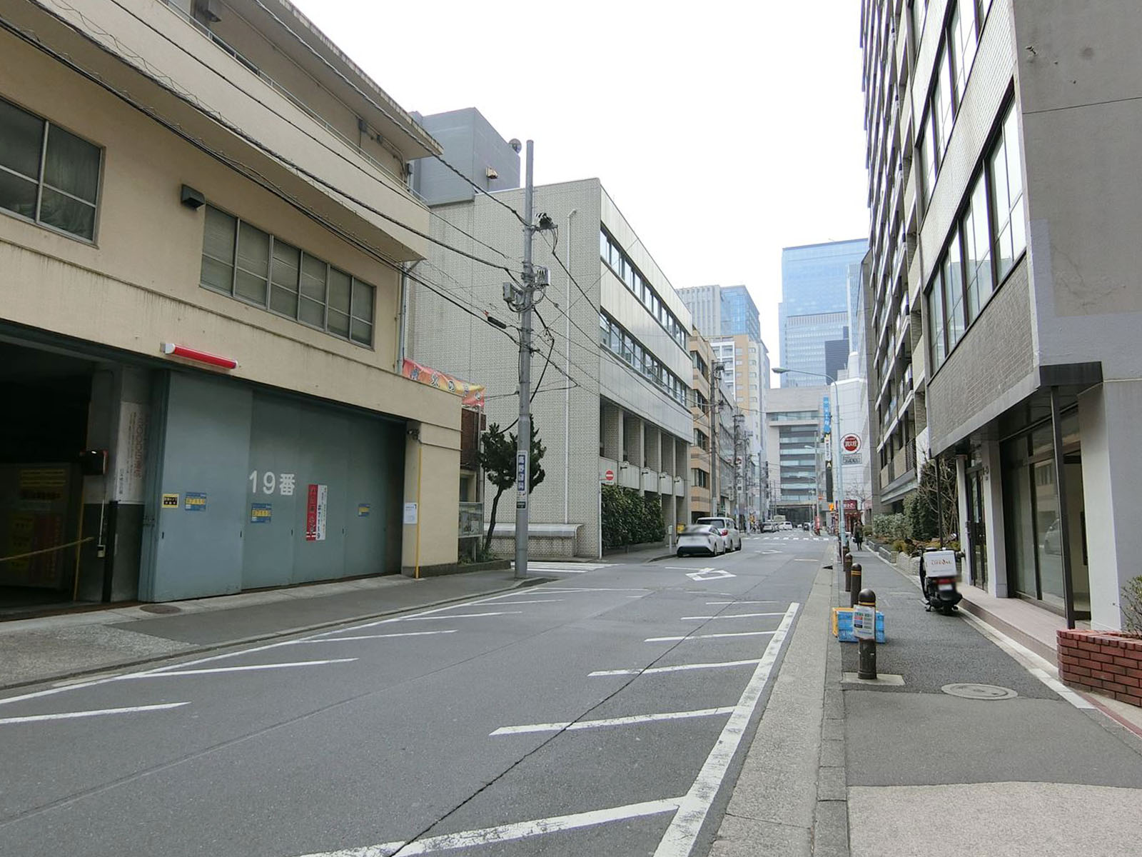 日本橋三洋ビル前面の通り