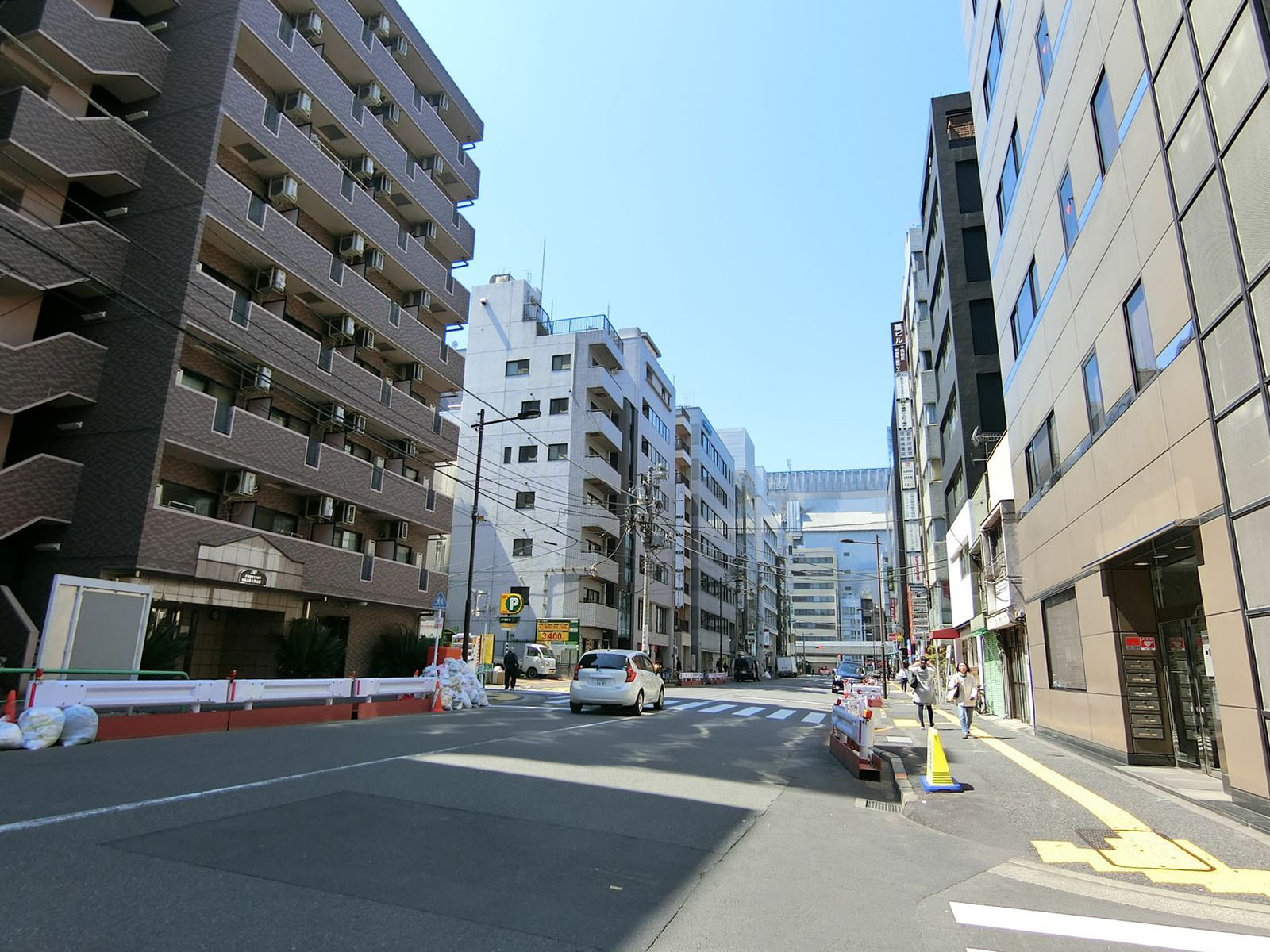 CTKビル前面の通り