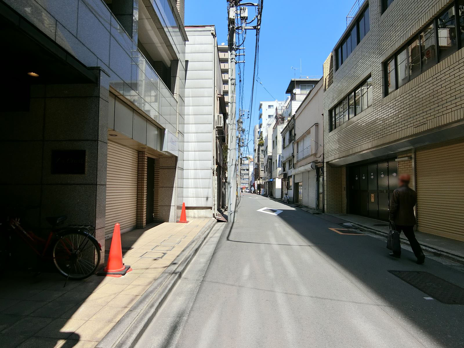 神田ビル前面の通り