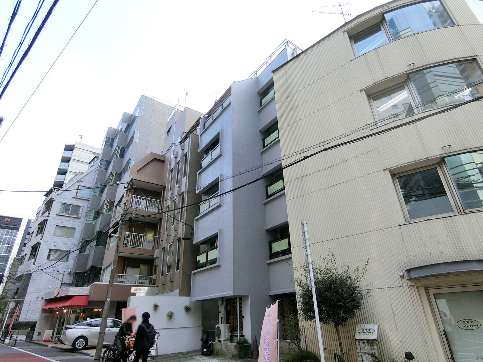 周辺は静かなエリア