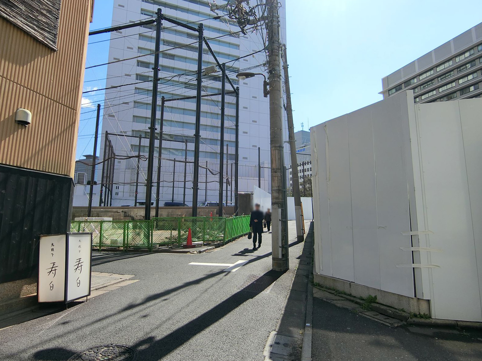 ツカキスクエア九段下前面の通り