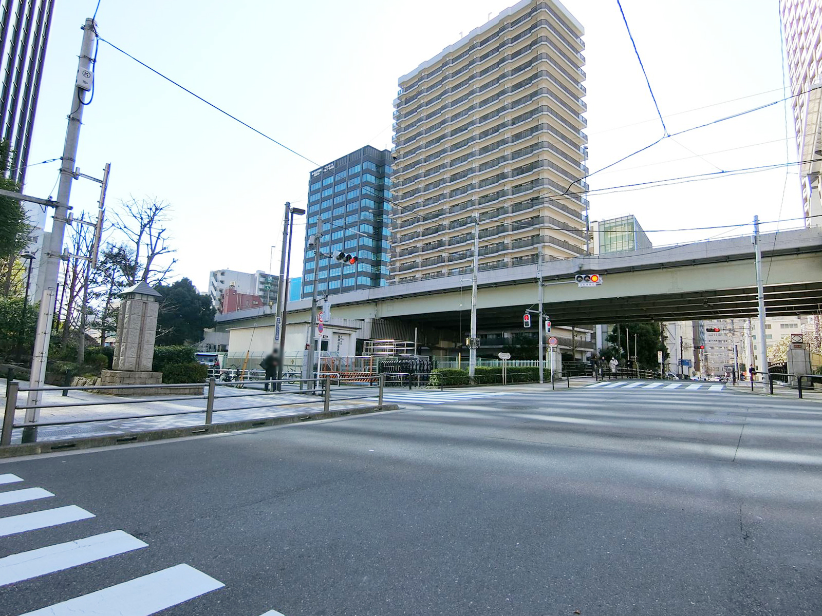 神田三崎町ビル前面の通り