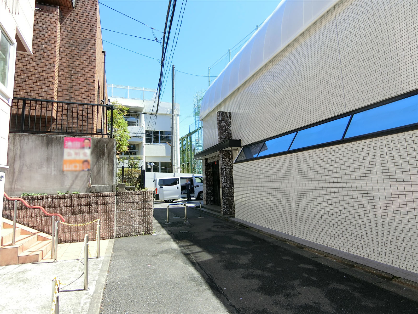セレスティアルパークウエスト前面の通り