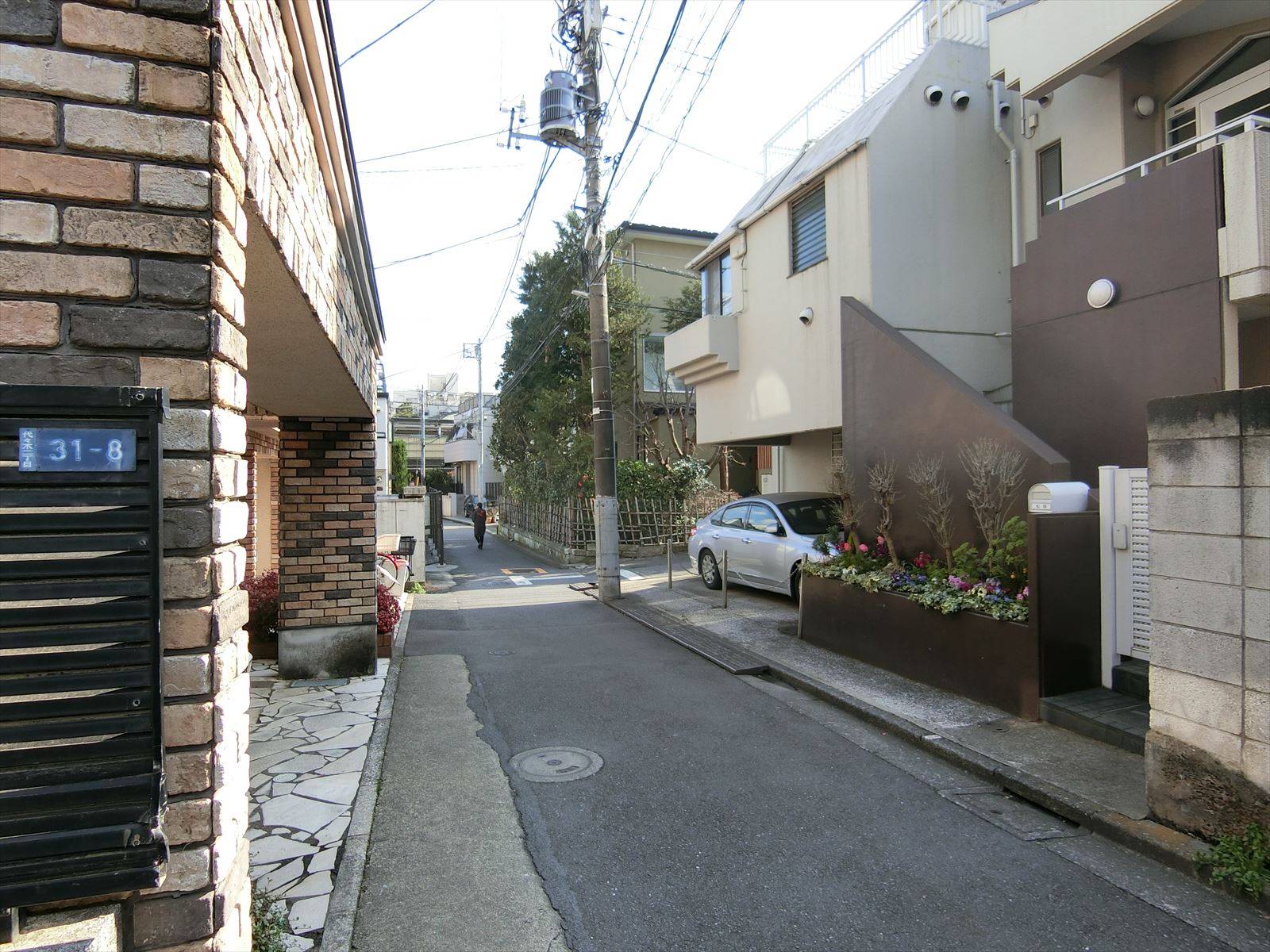 貸事務所前面の通り