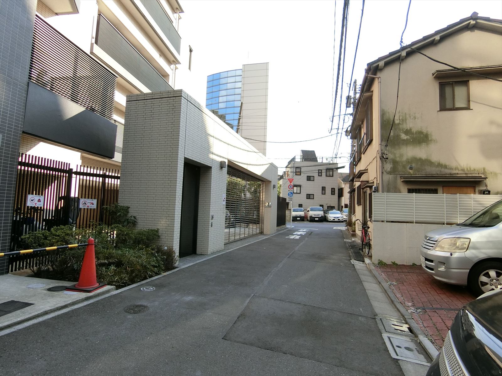 染谷ビル前面の通り
