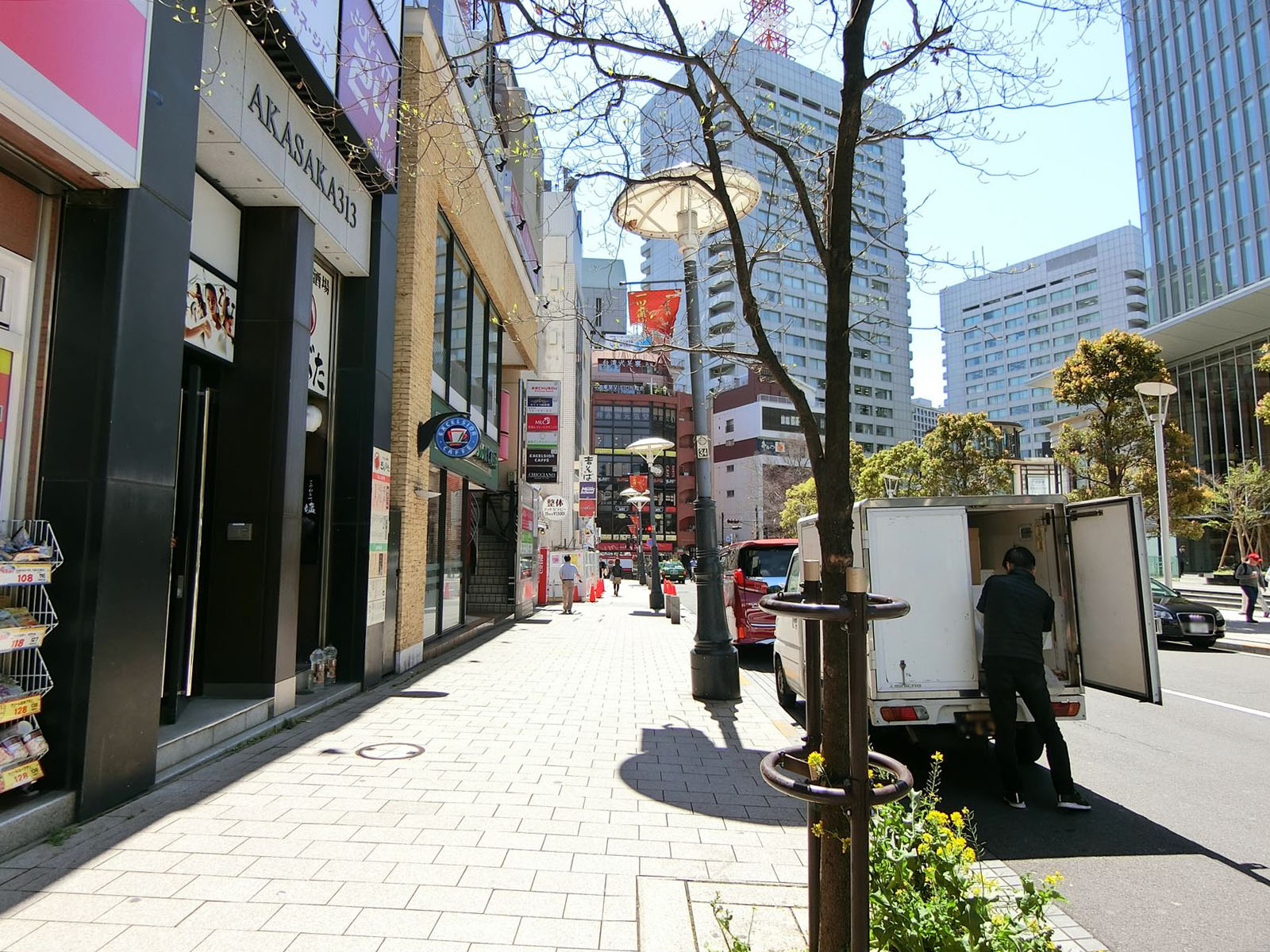 赤坂313ビル前面の通り