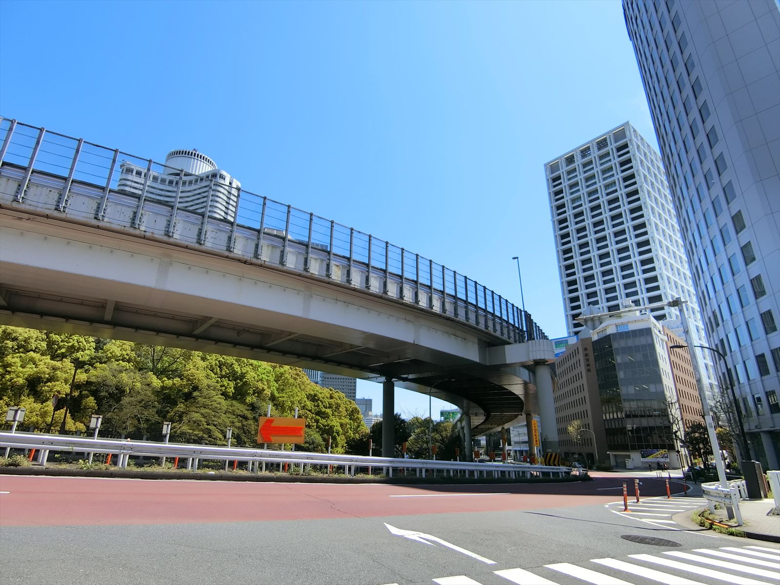 付近の外苑通り