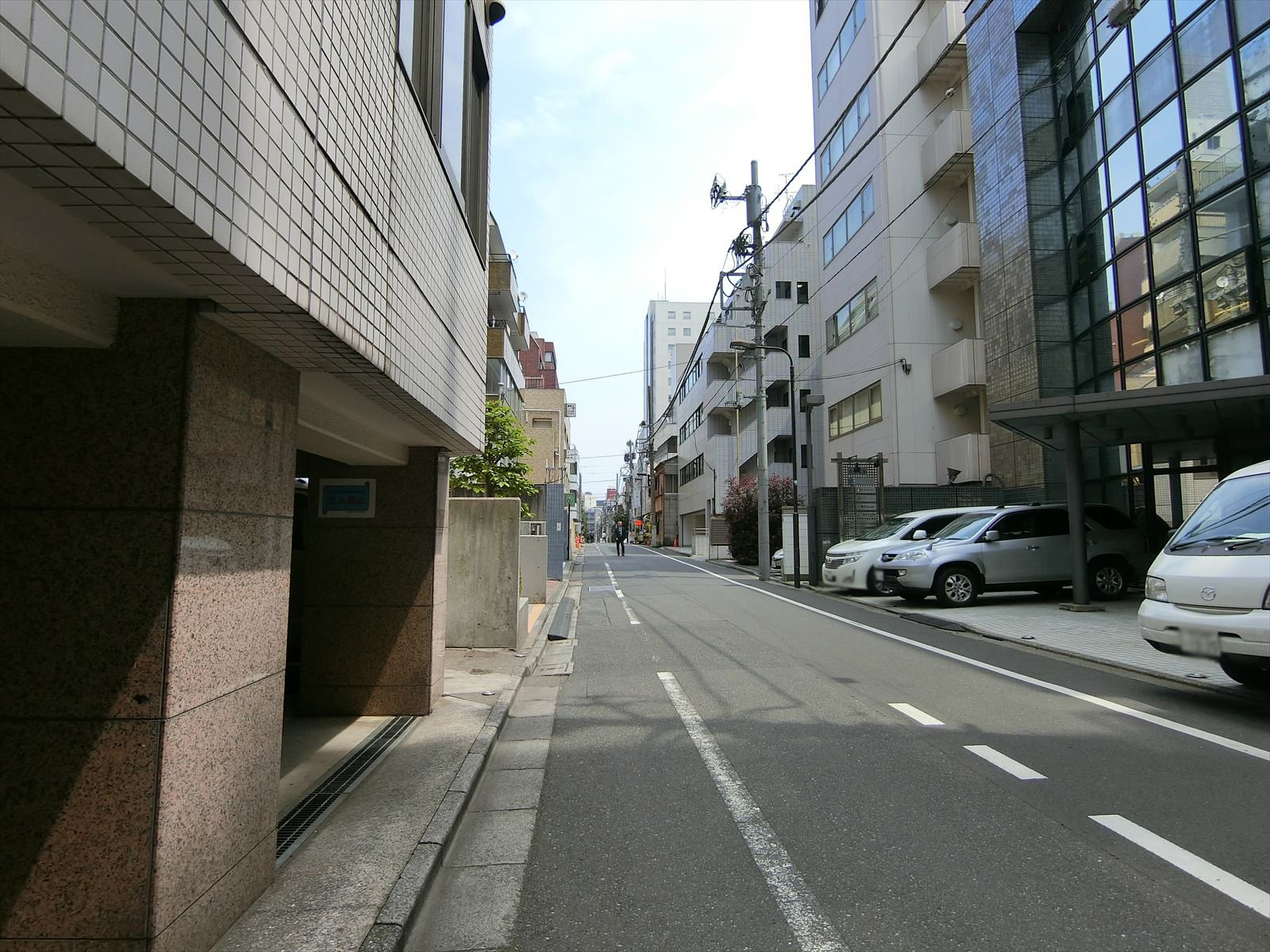 小林ビル前面の通り